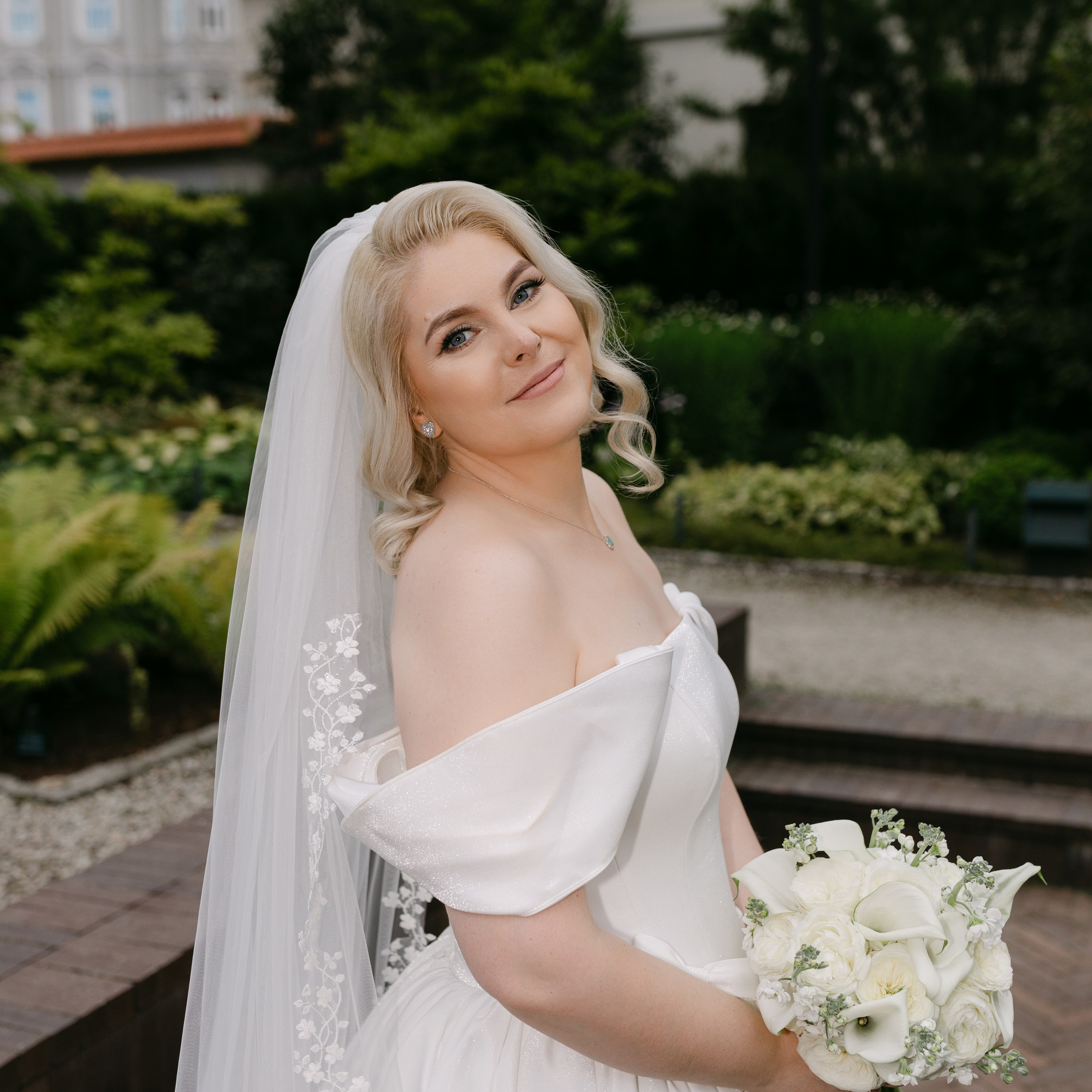 Atsiliepimai apie vestuvių filmuotoją Aną Tumanfilms. “Cinematic wedding films across Europe — for couples who want more than just a video”