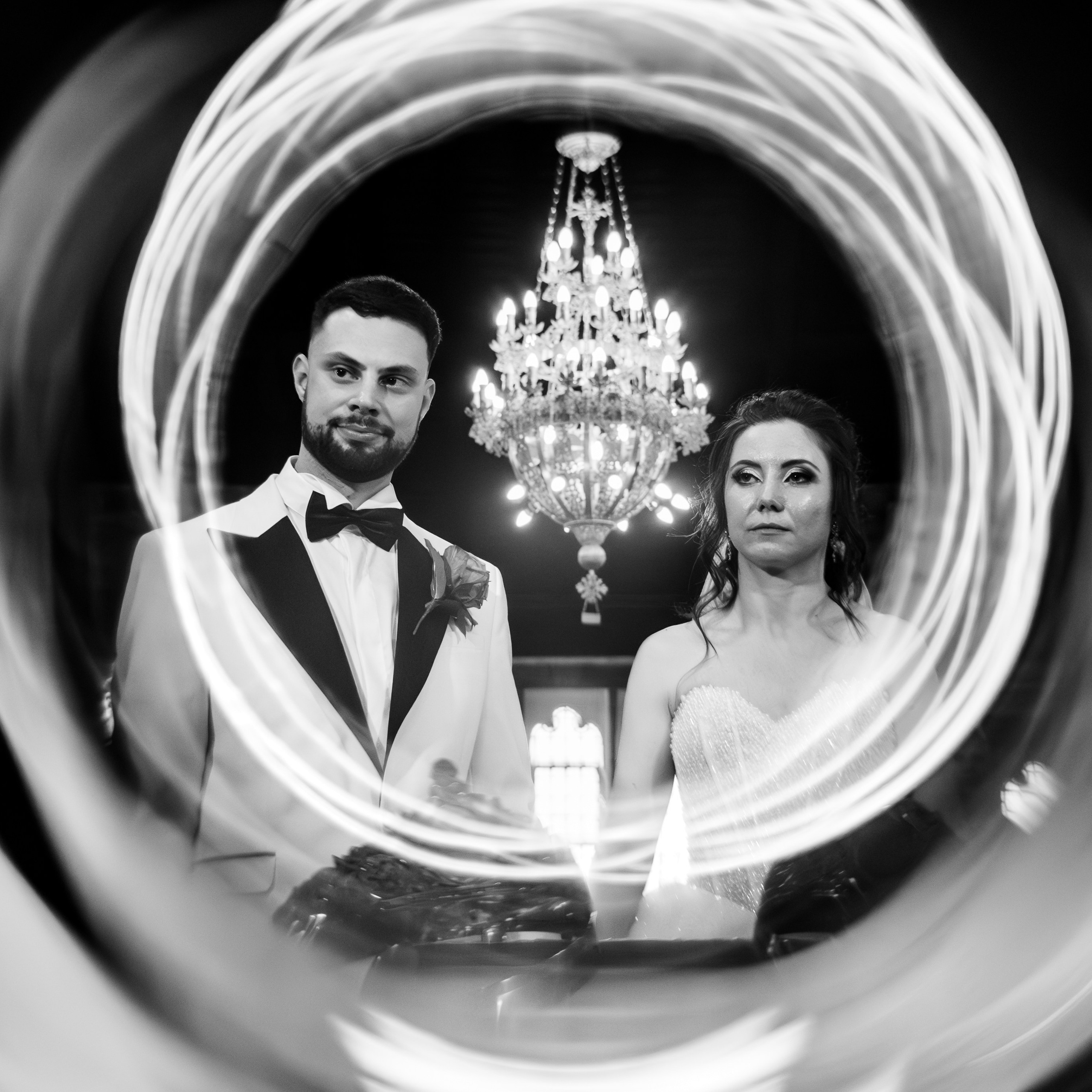 THOMAS & LUMINITA
