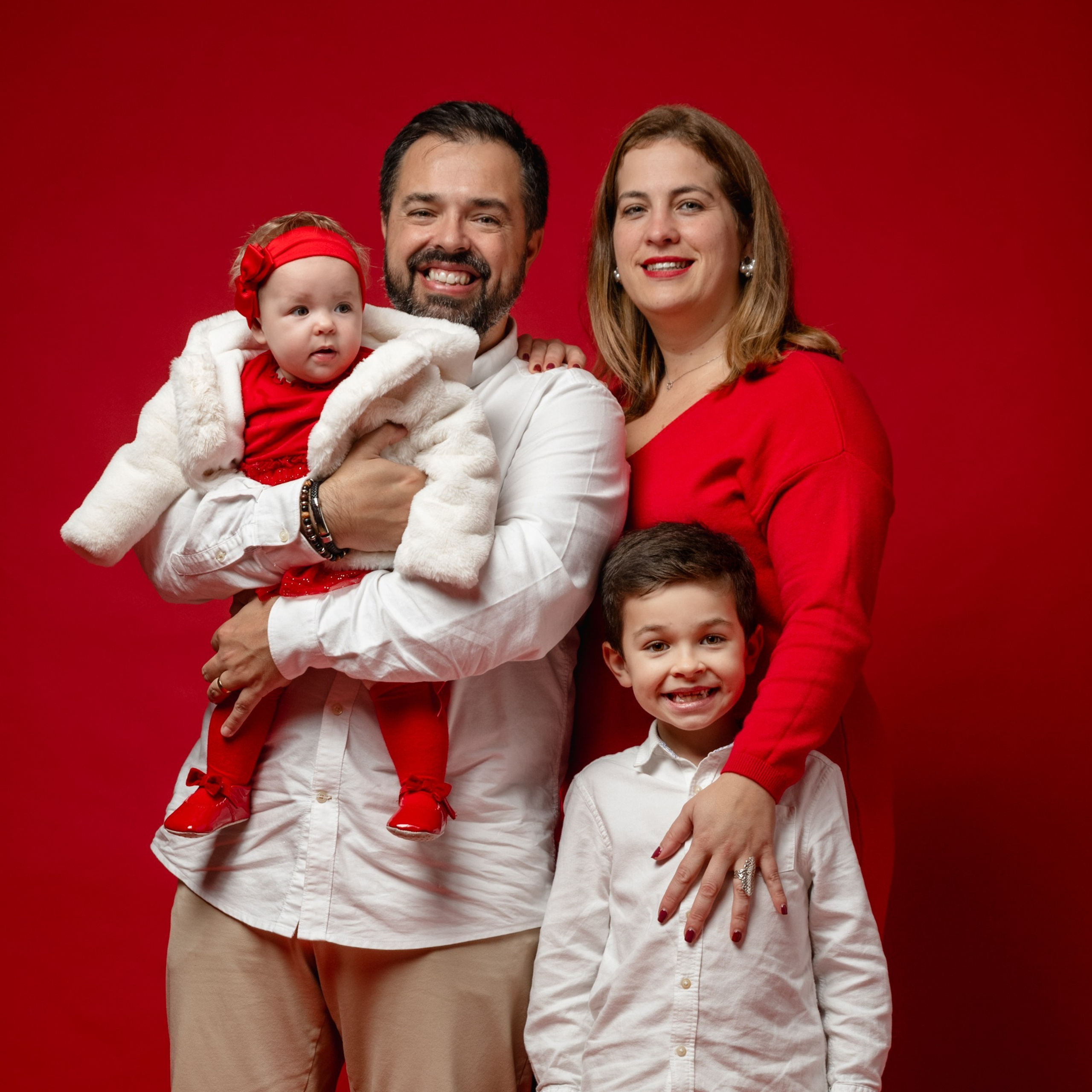FEEDBACK. Anastasiia Antoniuk portrait, family and couple photographer, Portugal