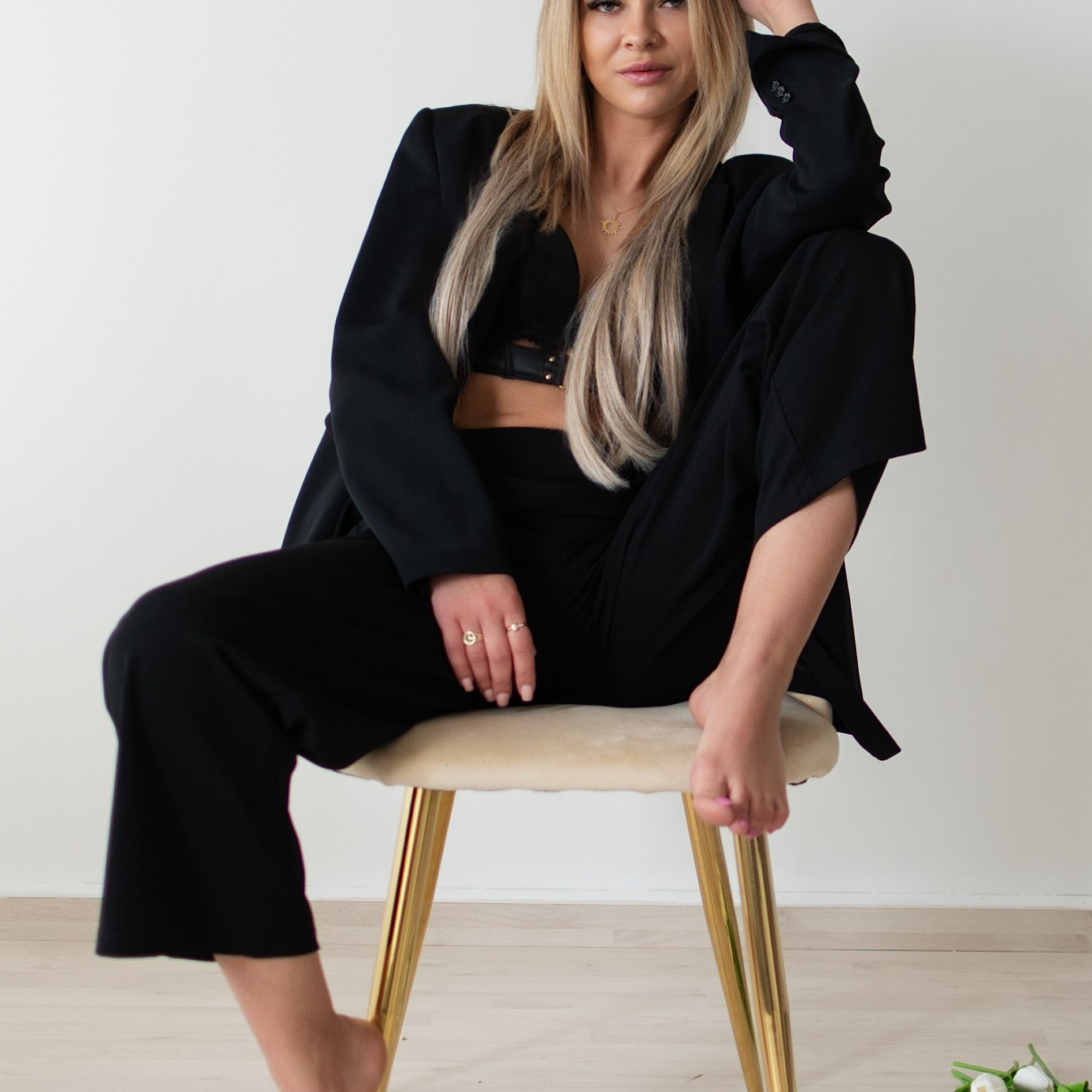 Feminine & Fashion. Home