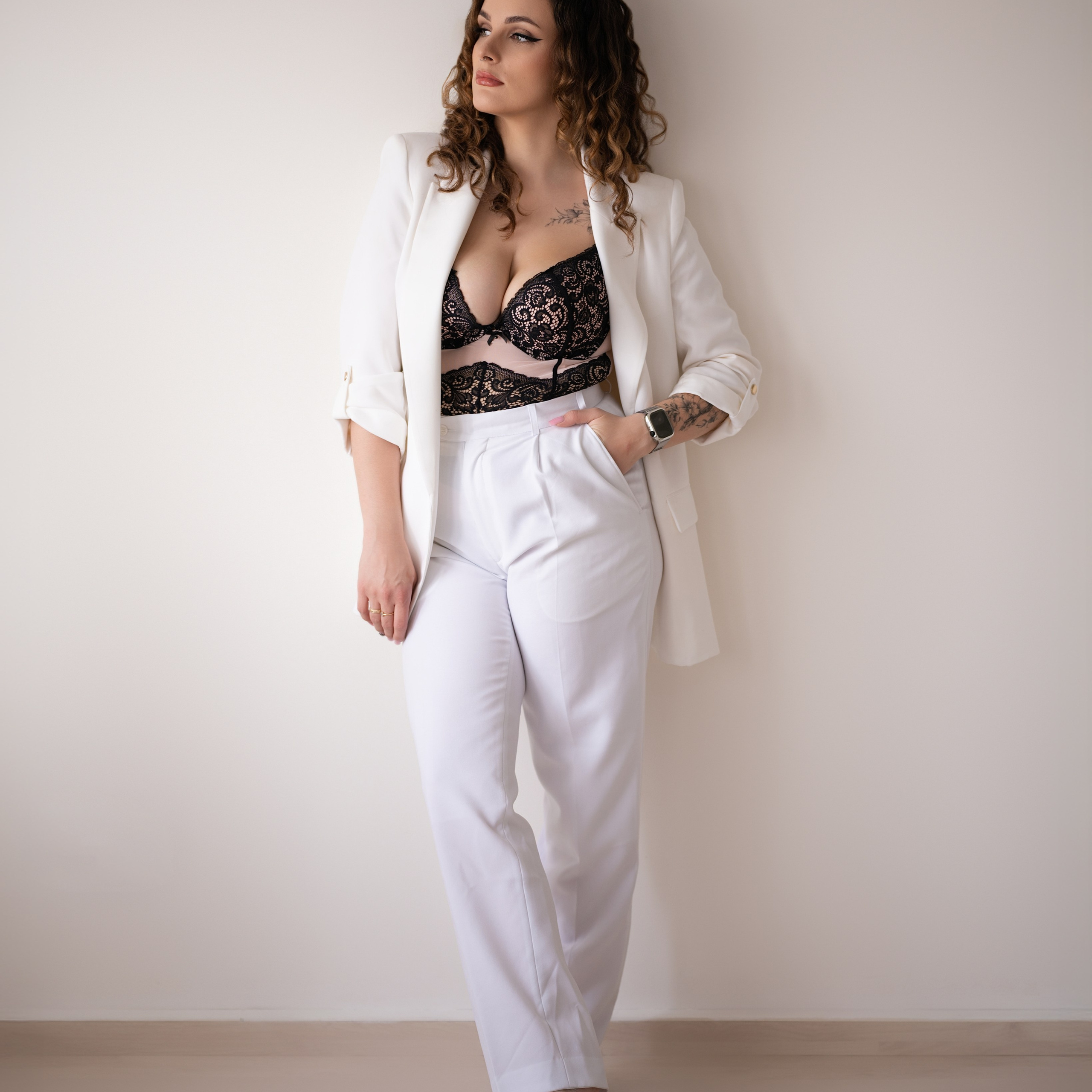 Feminine & Fashion. Home