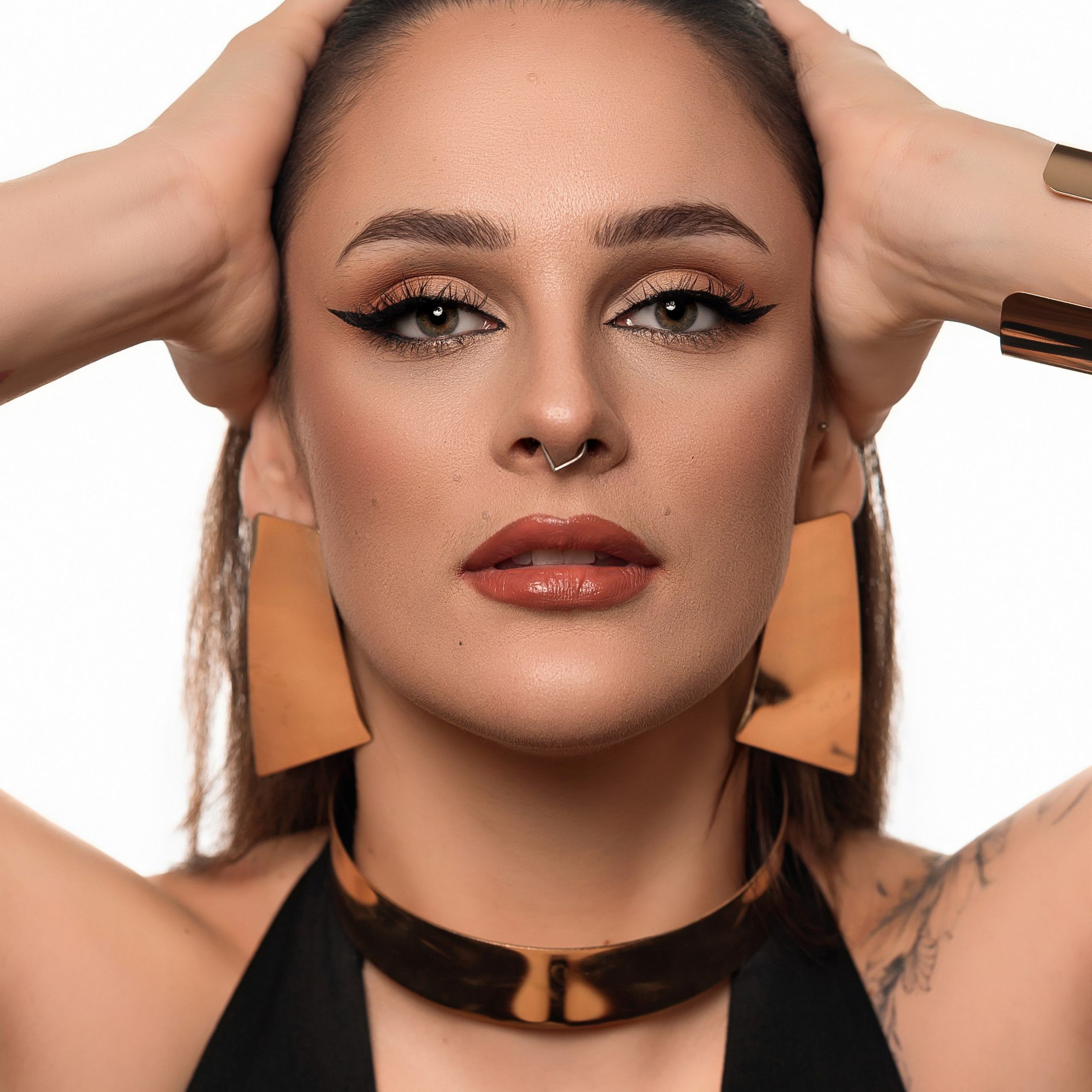 Feminine & Fashion. Home