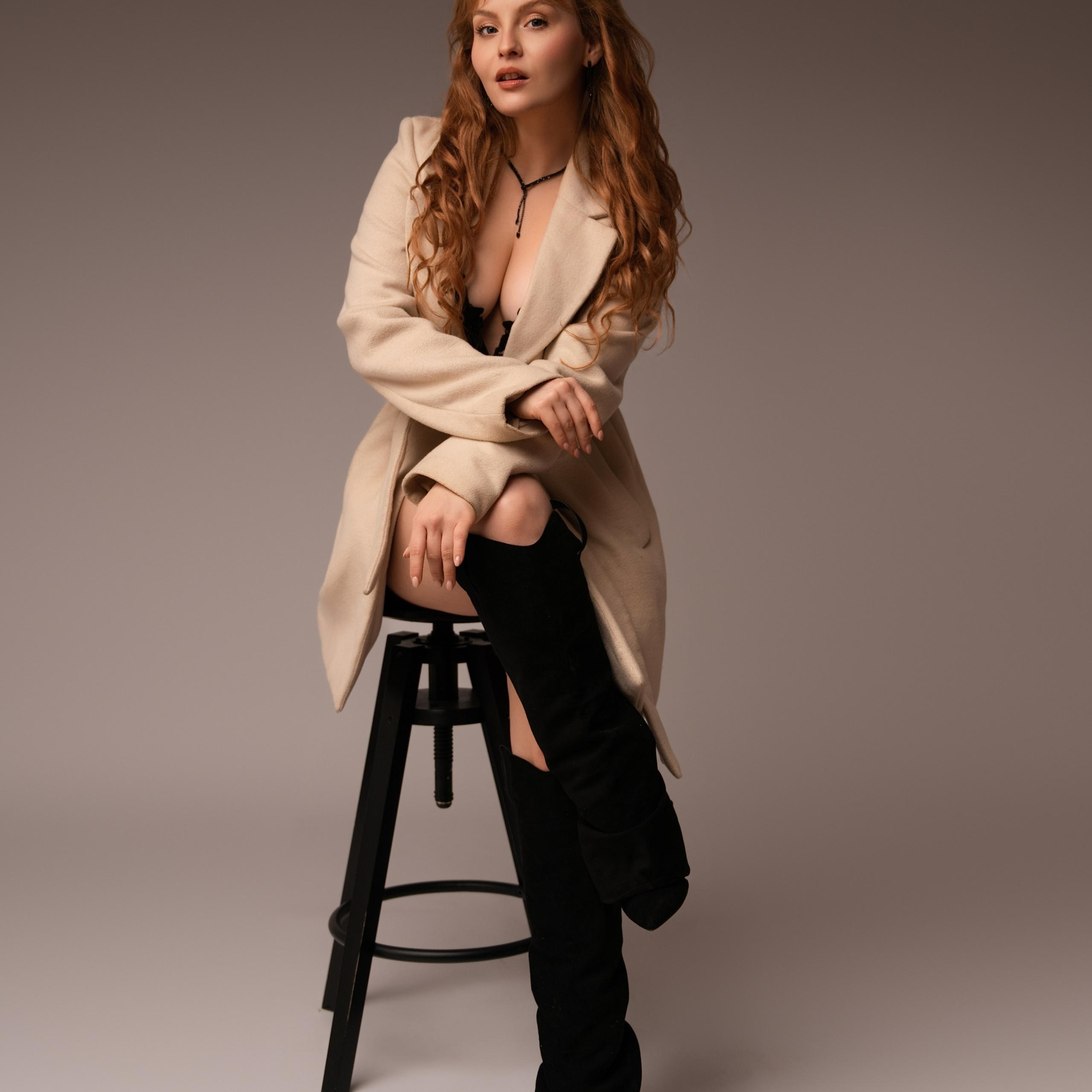 Feminine & Fashion. Home