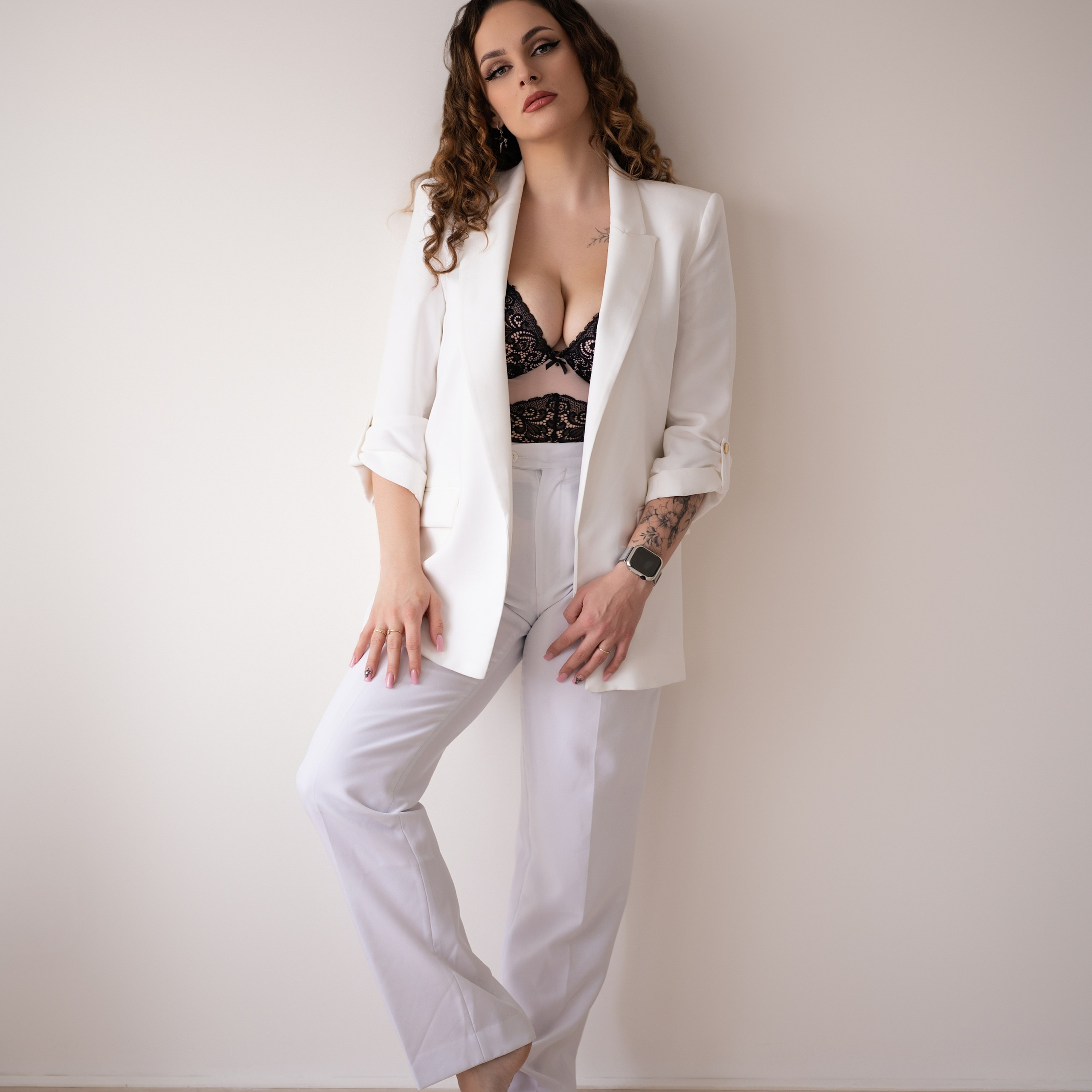 Feminine & Fashion. Home