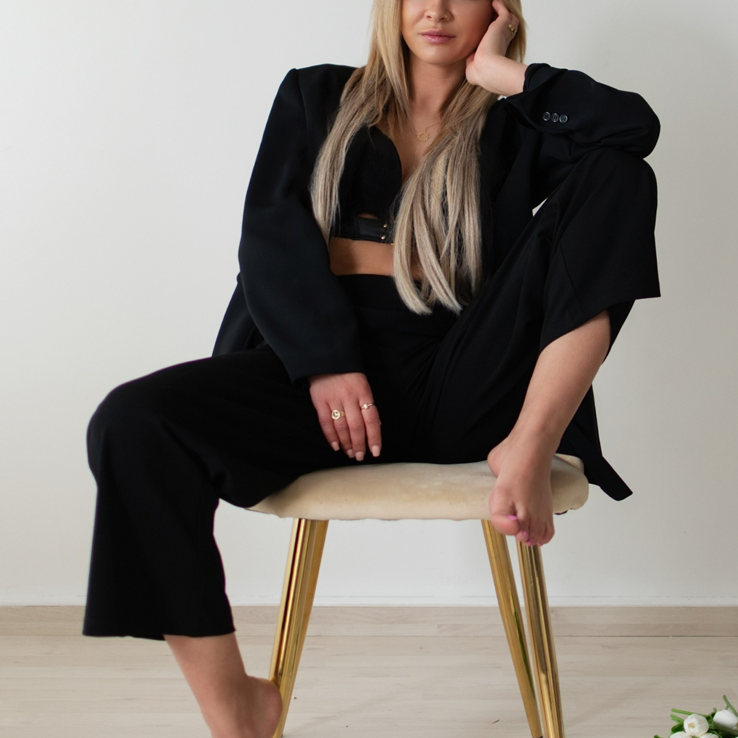 Feminine & Fashion. Home