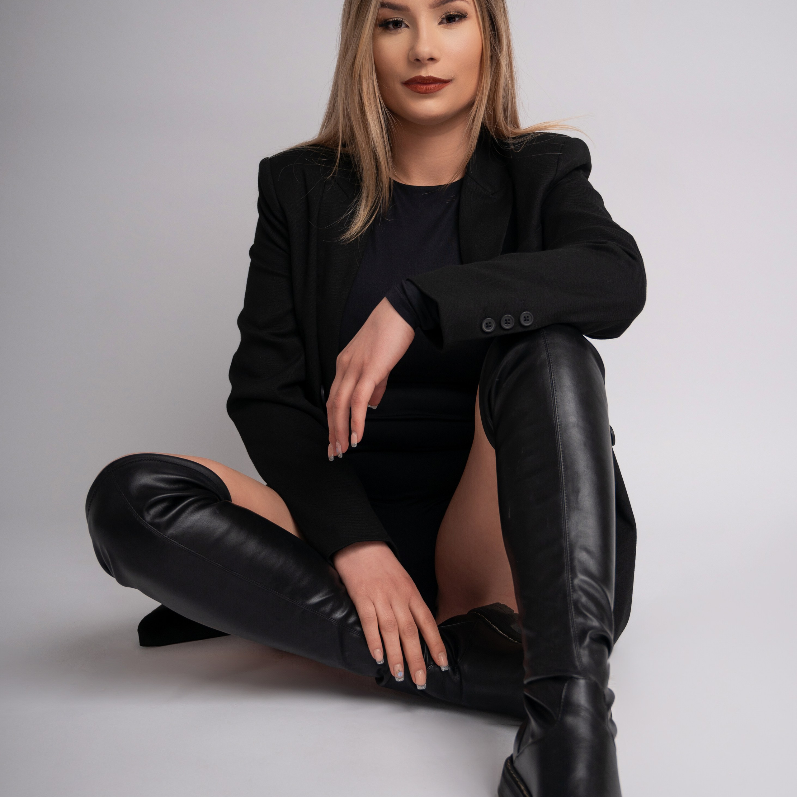 Feminine & Fashion. Home