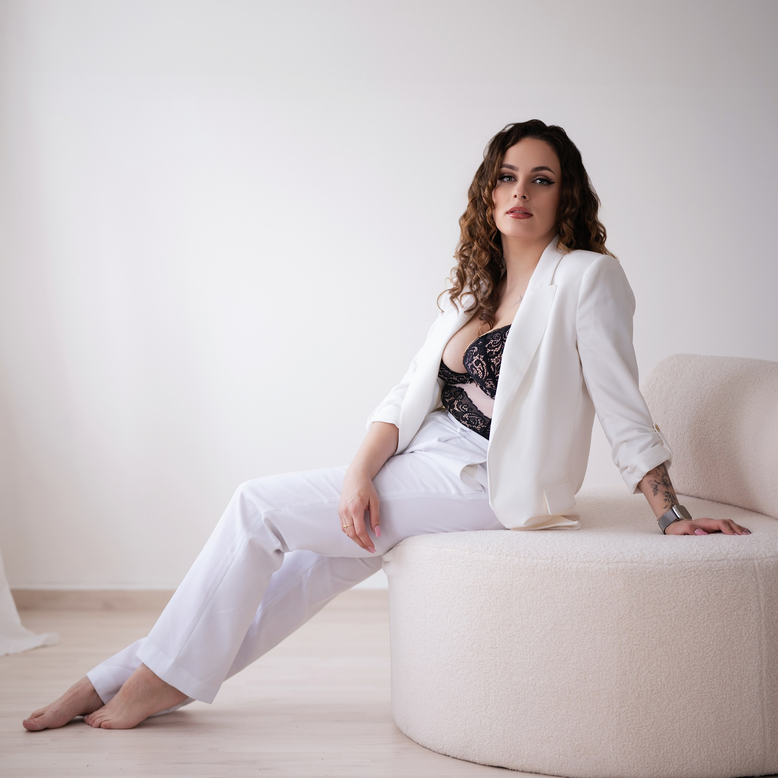 Feminine & Fashion. Home