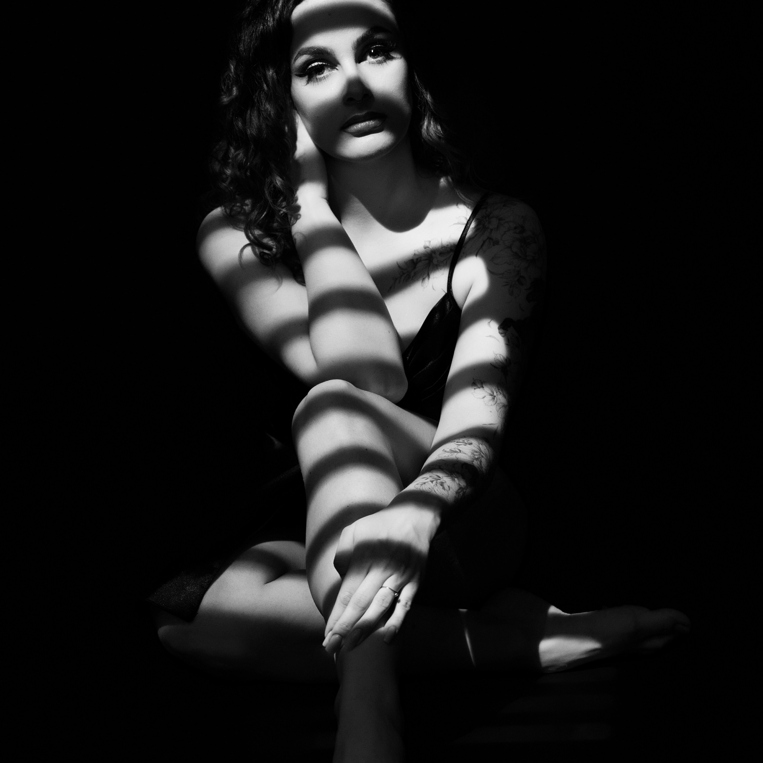 Feminine & Fashion. Home