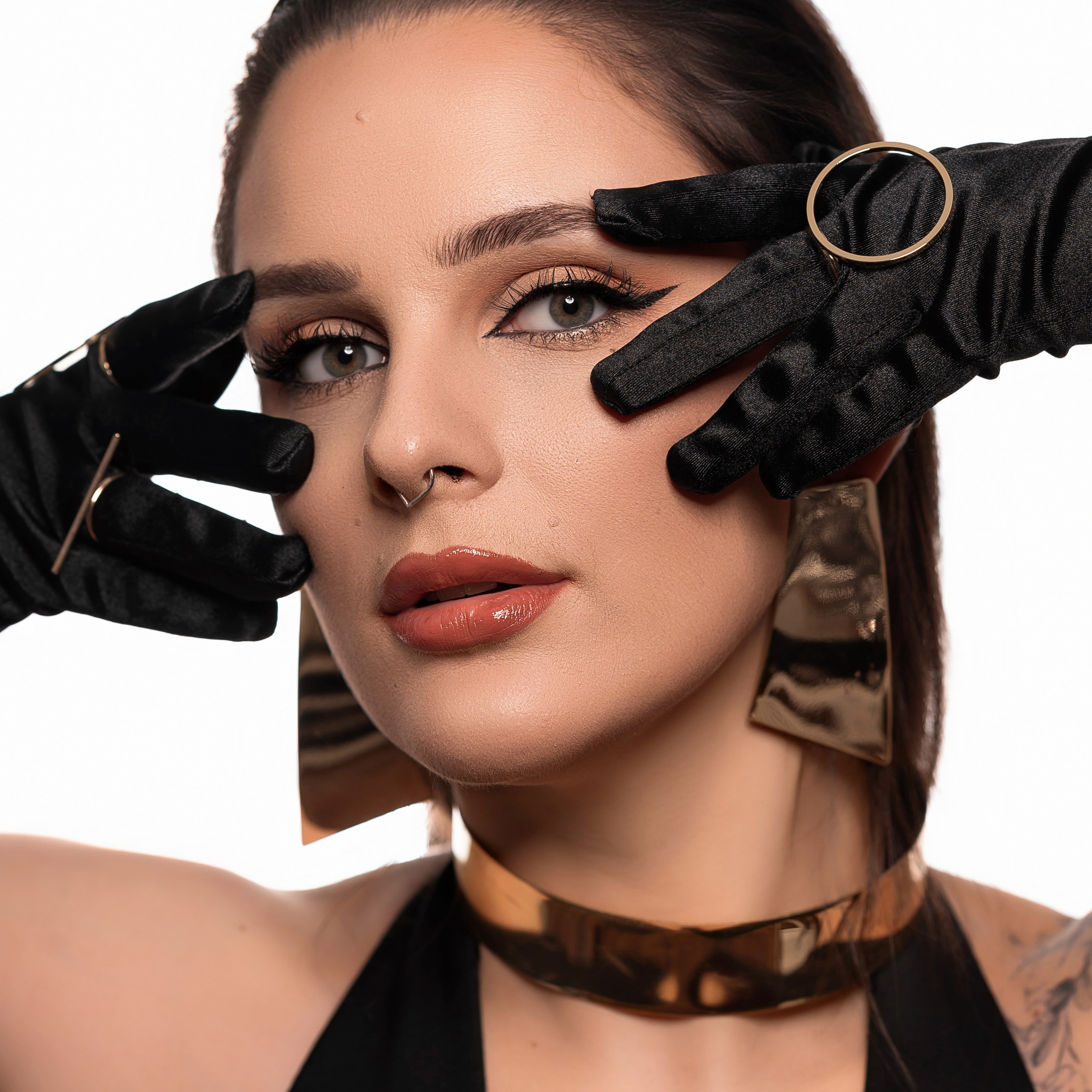 Feminine & Fashion. Home