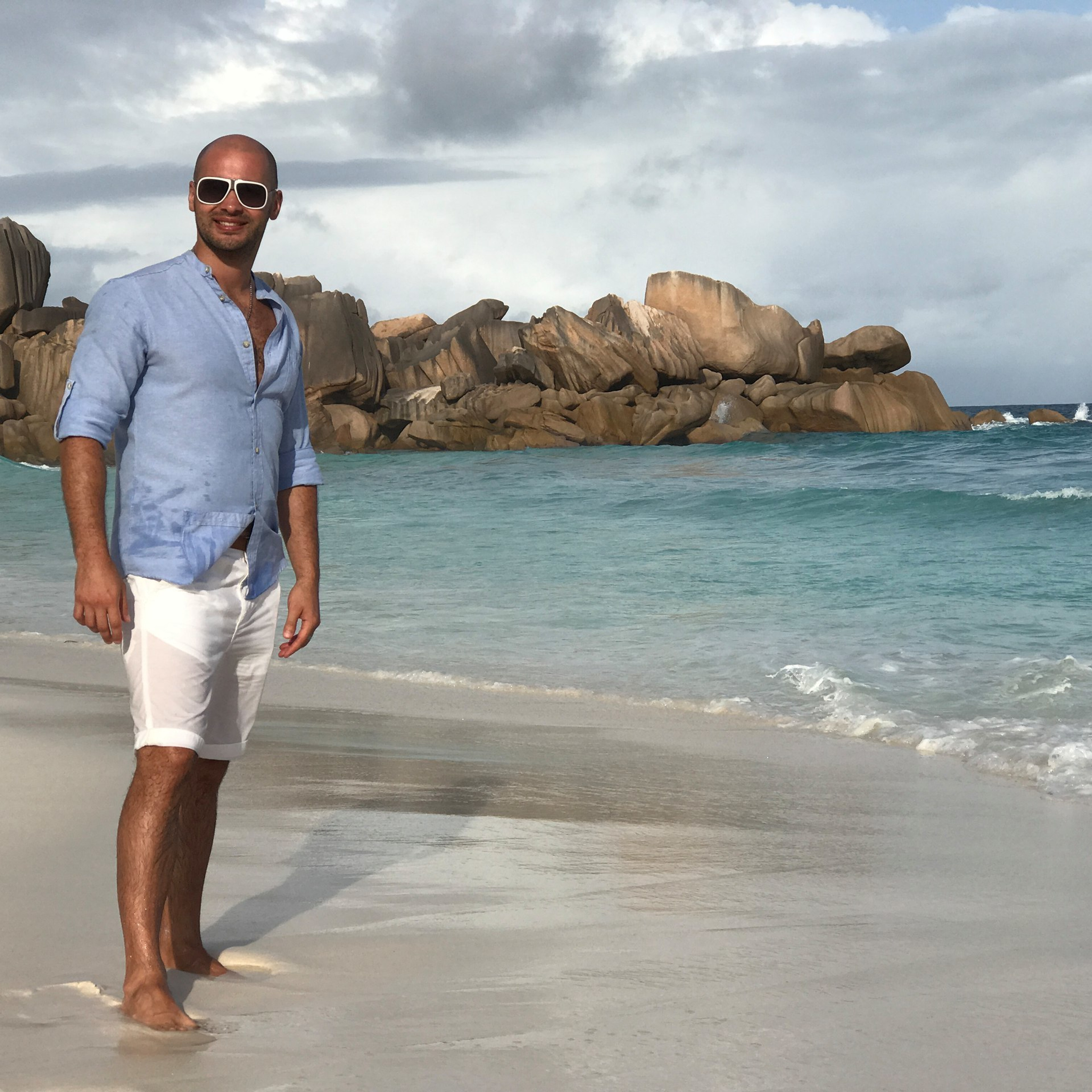 Reviews of the photographer in Sri Lanka. Photographer & wedding planner in Sri Lanka