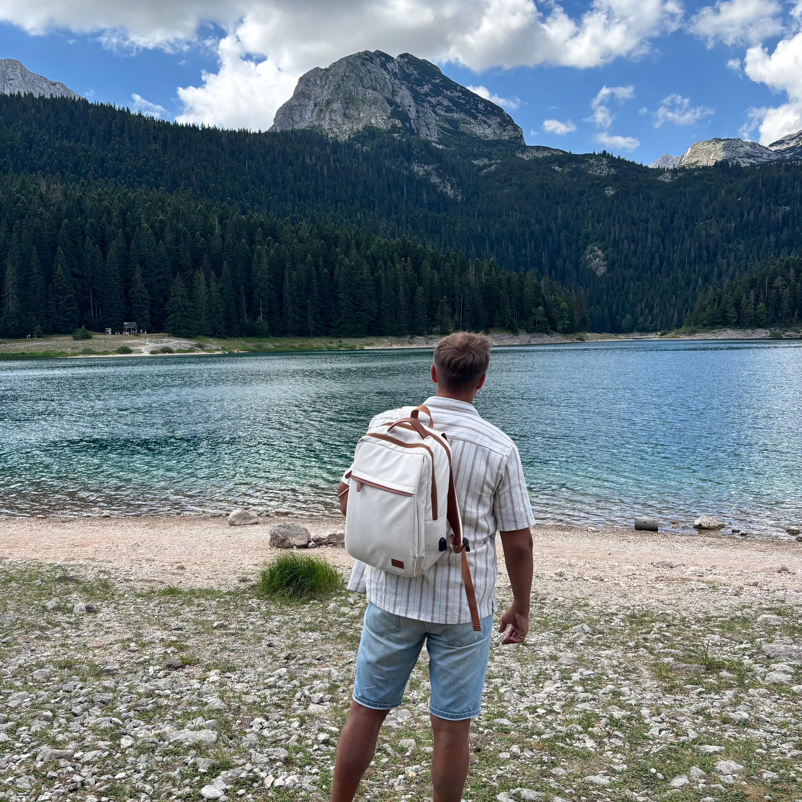 Reviews of the photographer in Sri Lanka. Photographer & wedding planner in Sri Lanka