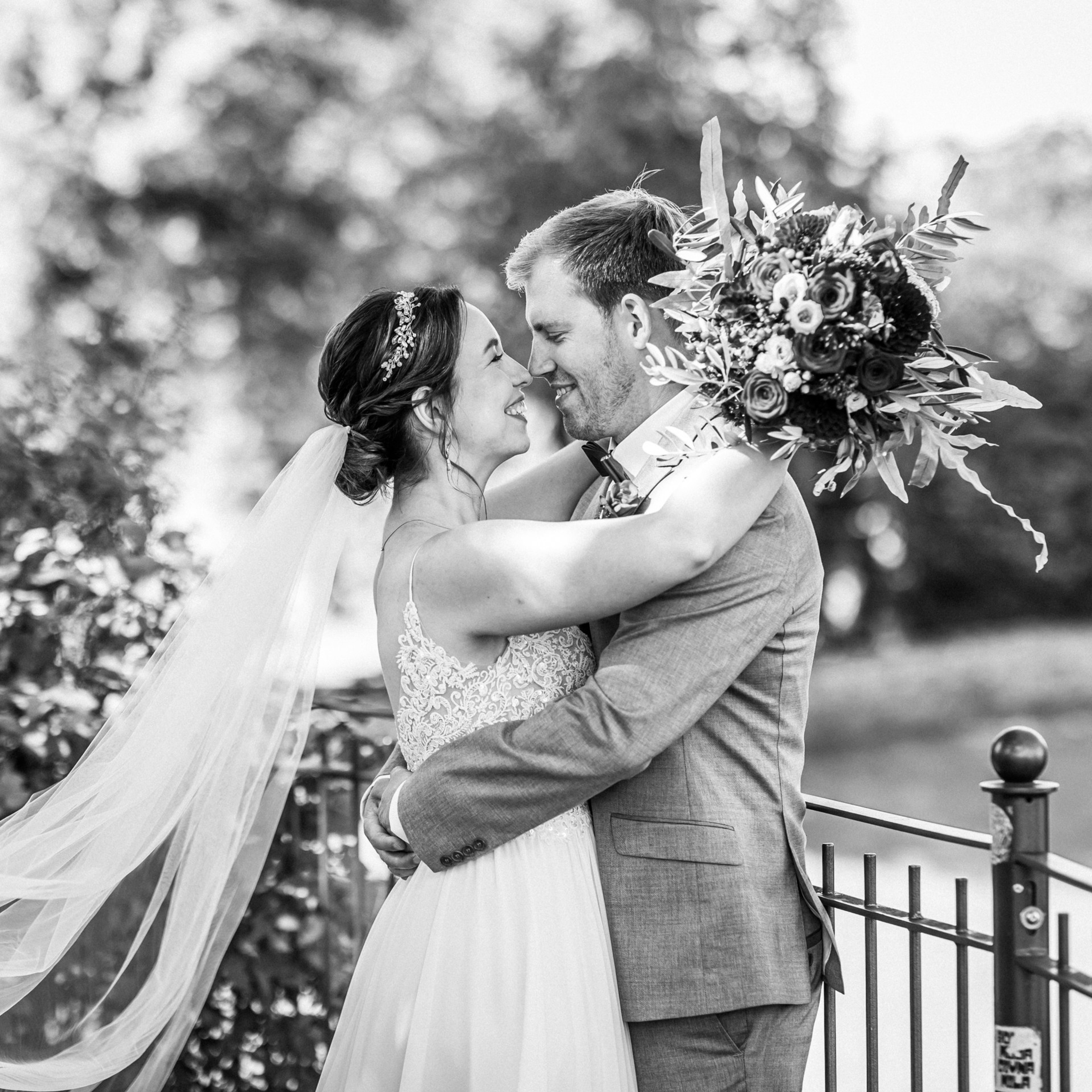 Kundenstimmen zur Hochzeitsfotografie | Erfahrungen & Bewertungen. Hochzeitsfotografin in Gütersloh | Authentische Hochzeitsreportagen | TK Photographie