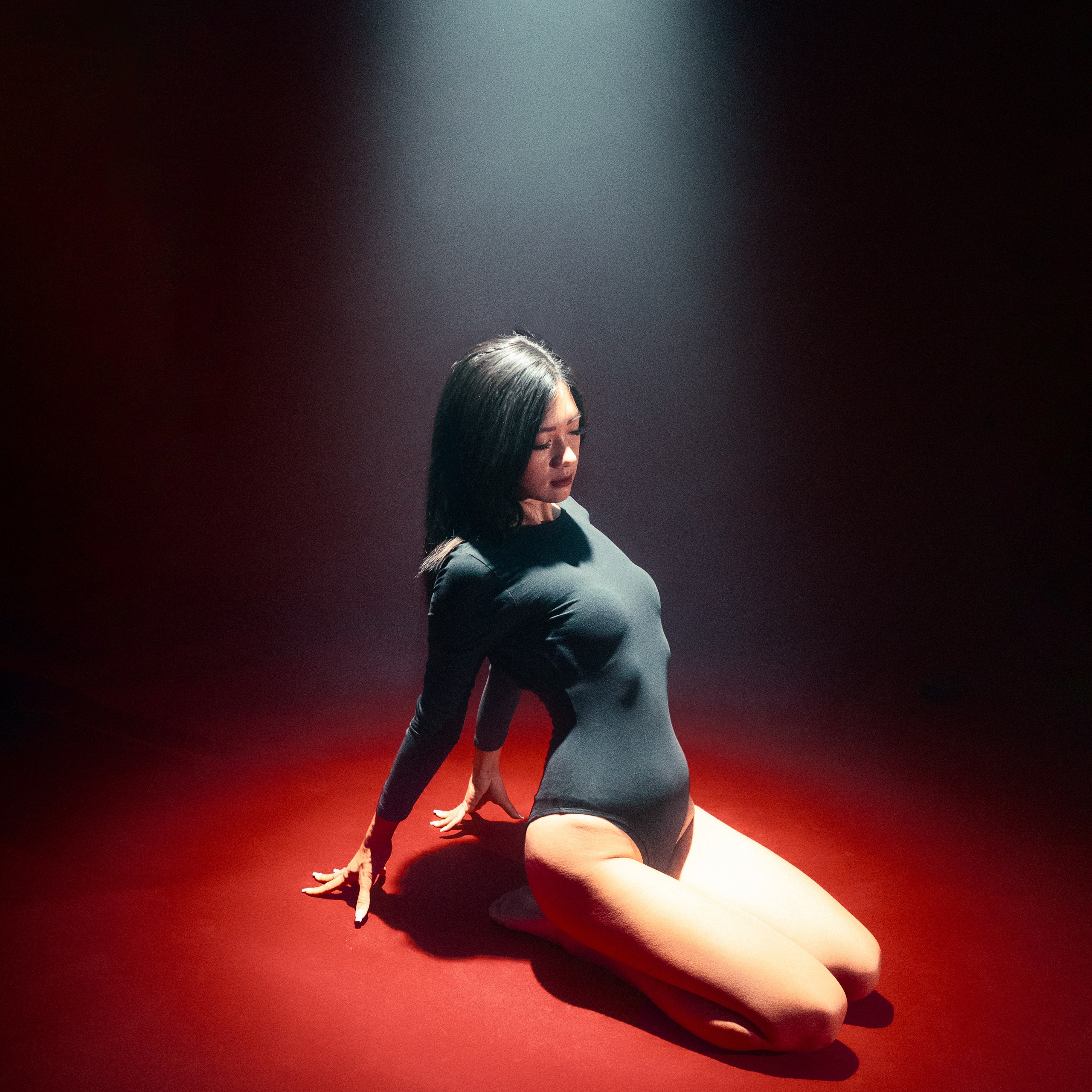 Mai • darkbloom •