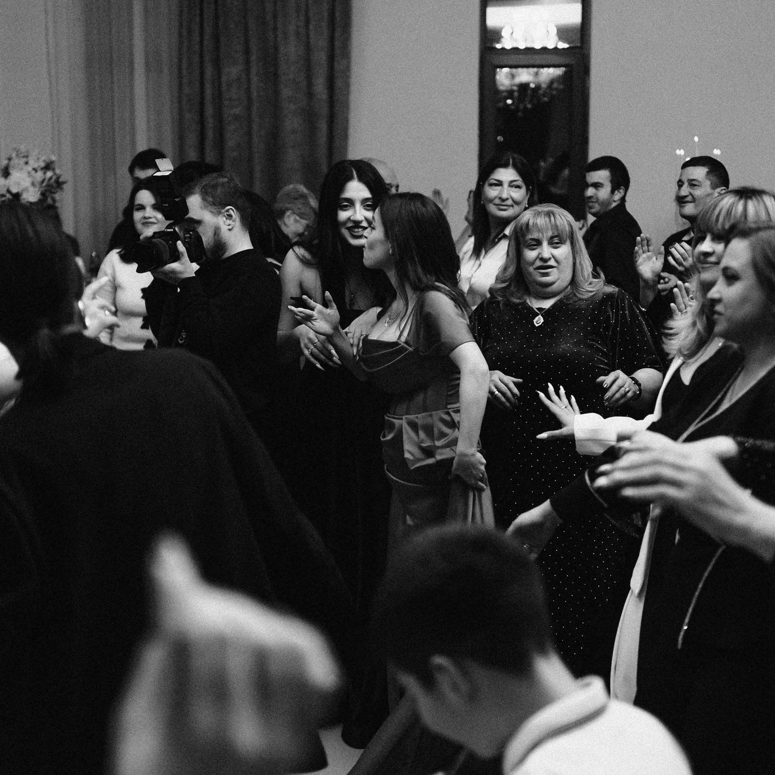 Mari B&W. Lifestyle and wedding photographer in Dubai Valeria Kikvidze