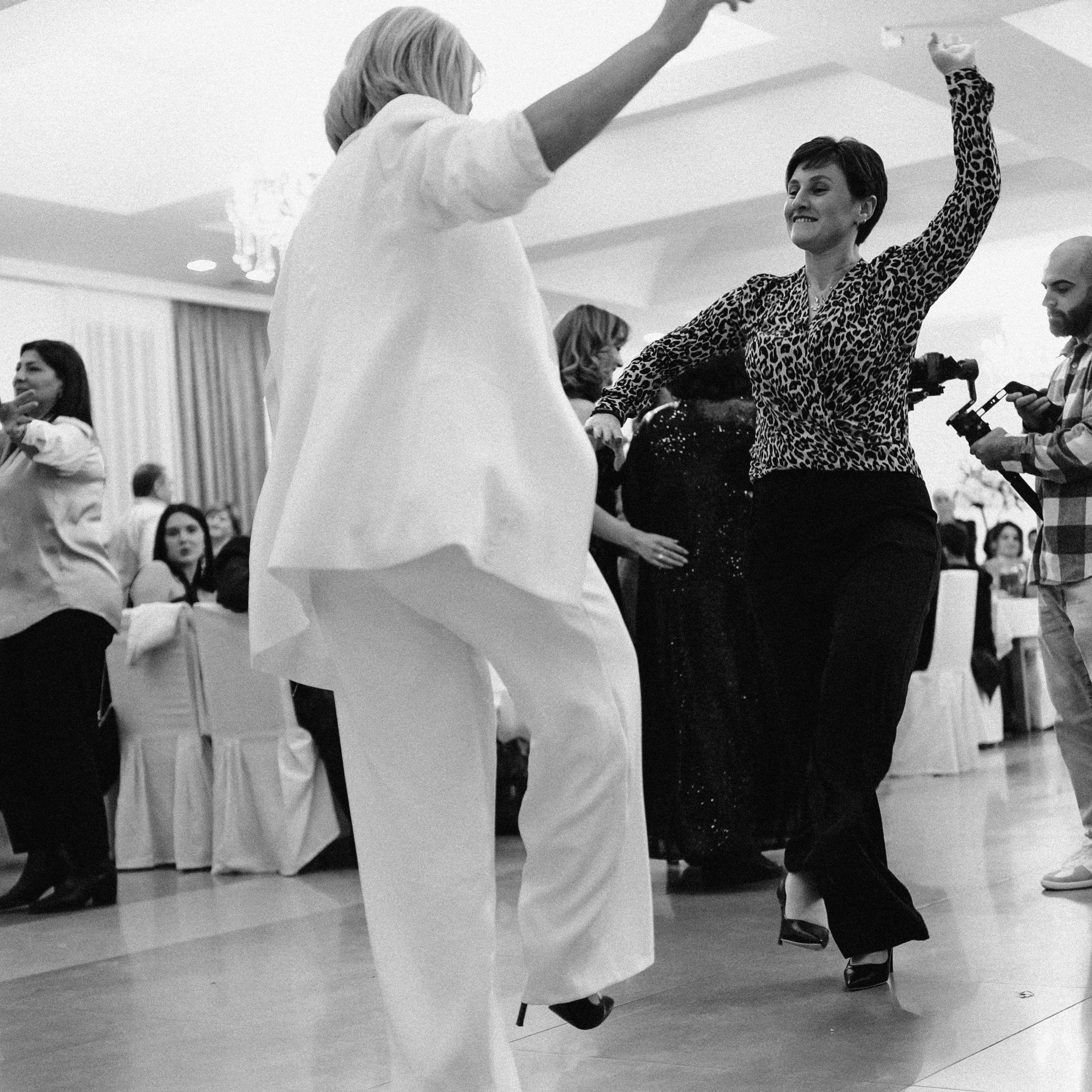 Mari B&W. Lifestyle and wedding photographer in Dubai Valeria Kikvidze