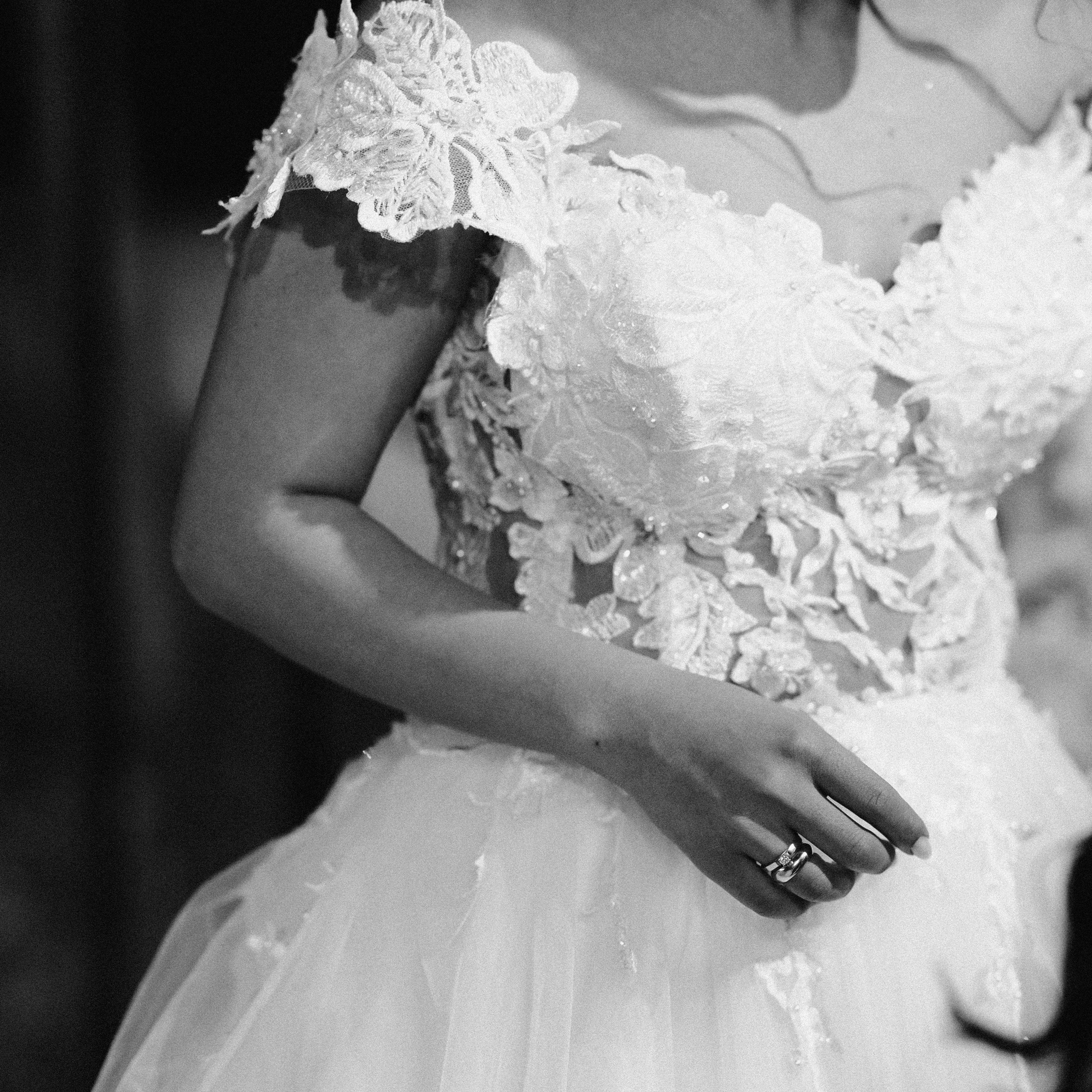 Mari B&W. Lifestyle and wedding photographer in Dubai Valeria Kikvidze