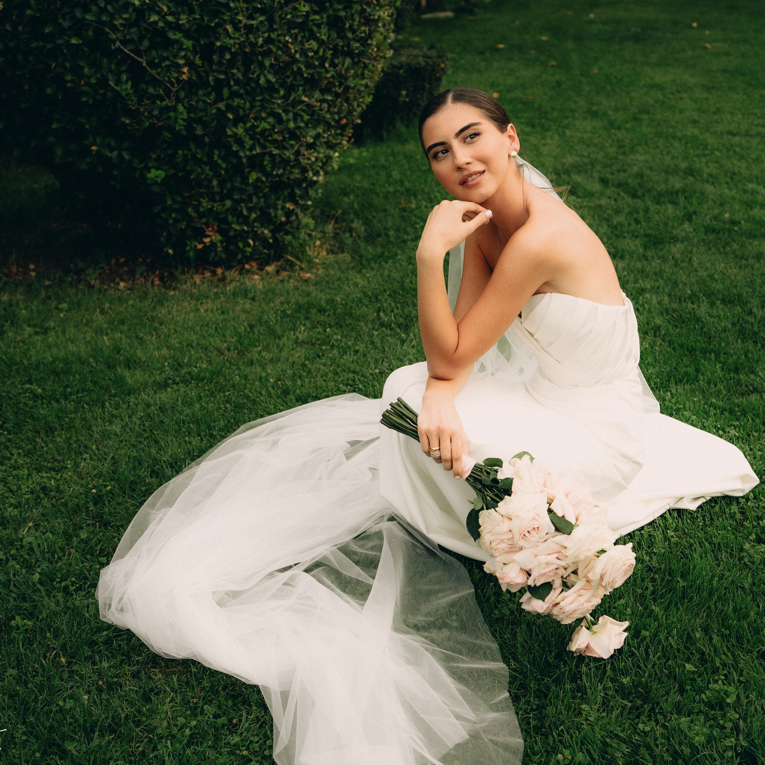 Field of love. Lifestyle and wedding photographer in Dubai Valeria Kikvidze