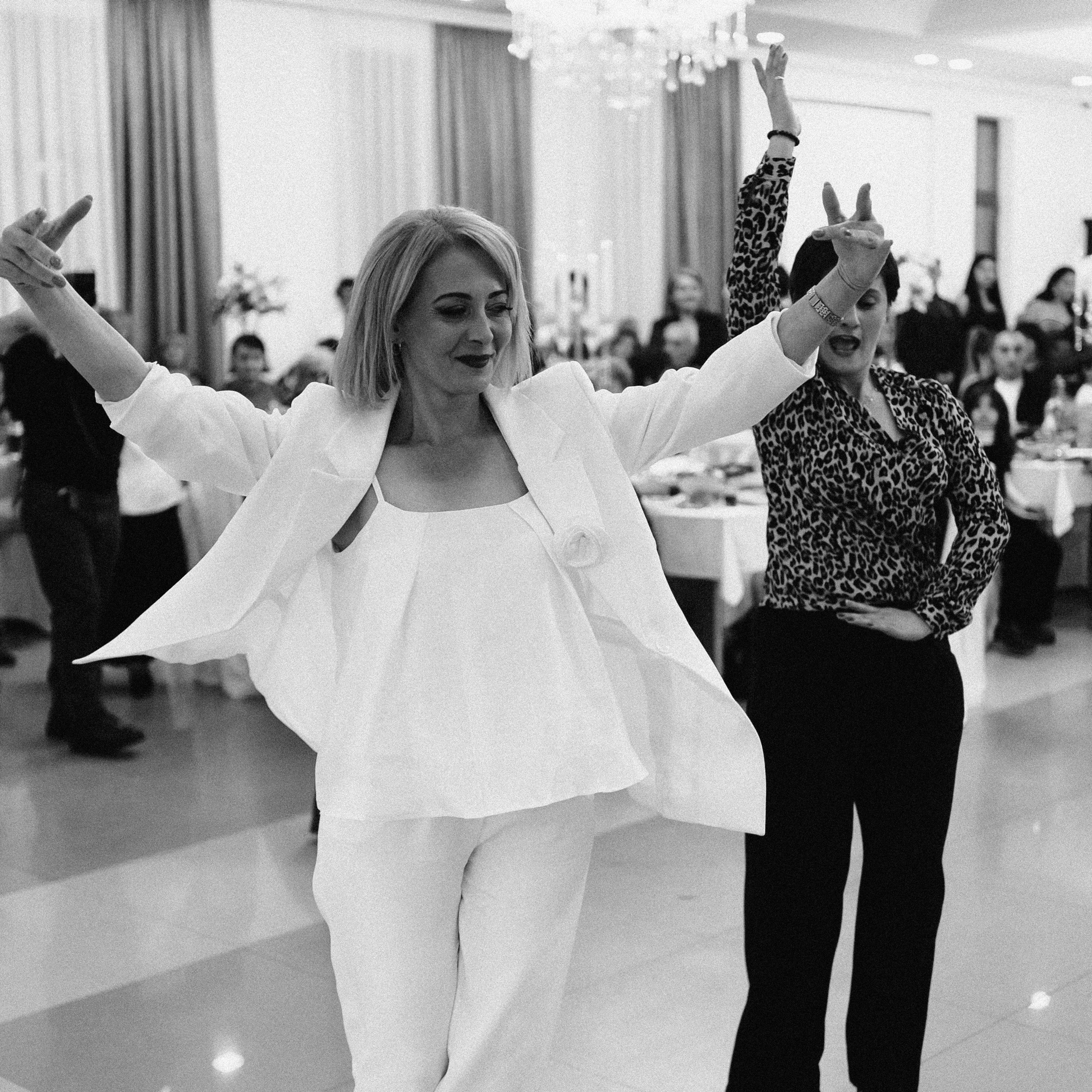 Mari B&W. Lifestyle and wedding photographer in Dubai Valeria Kikvidze