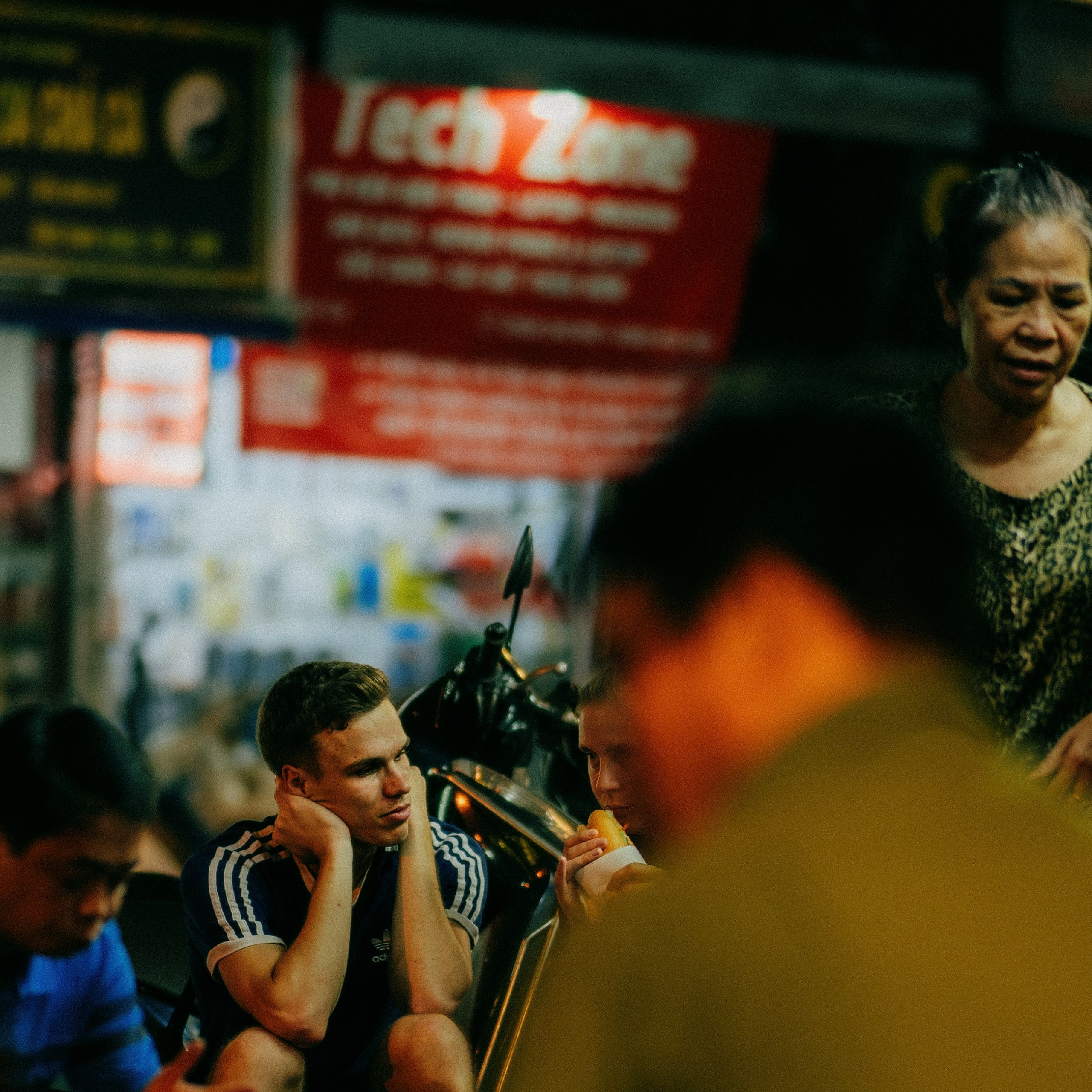 Hanoi. Lifestyle and wedding photographer in Dubai Valeria Kikvidze