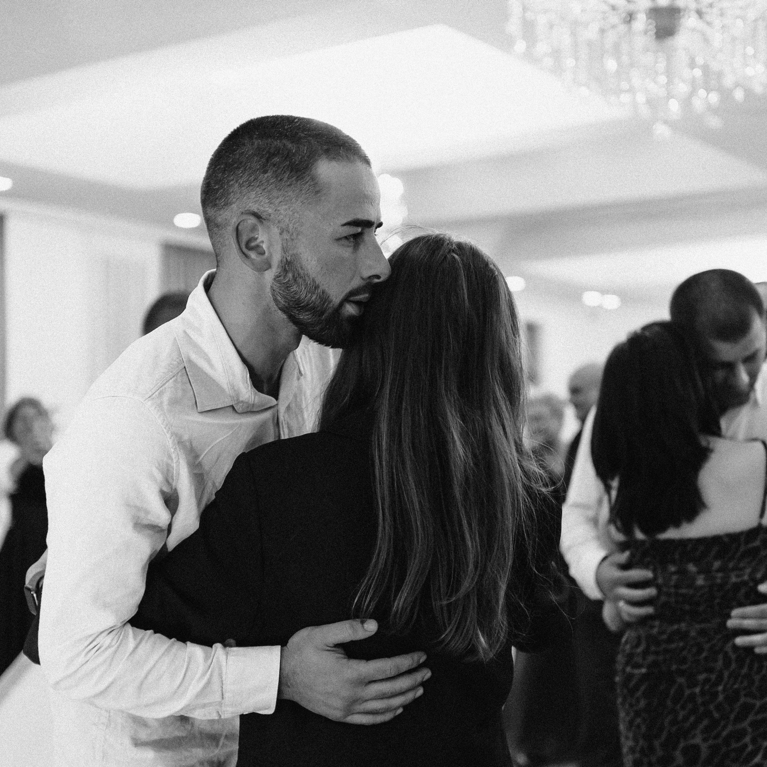 Mari B&W. Lifestyle and wedding photographer in Dubai Valeria Kikvidze