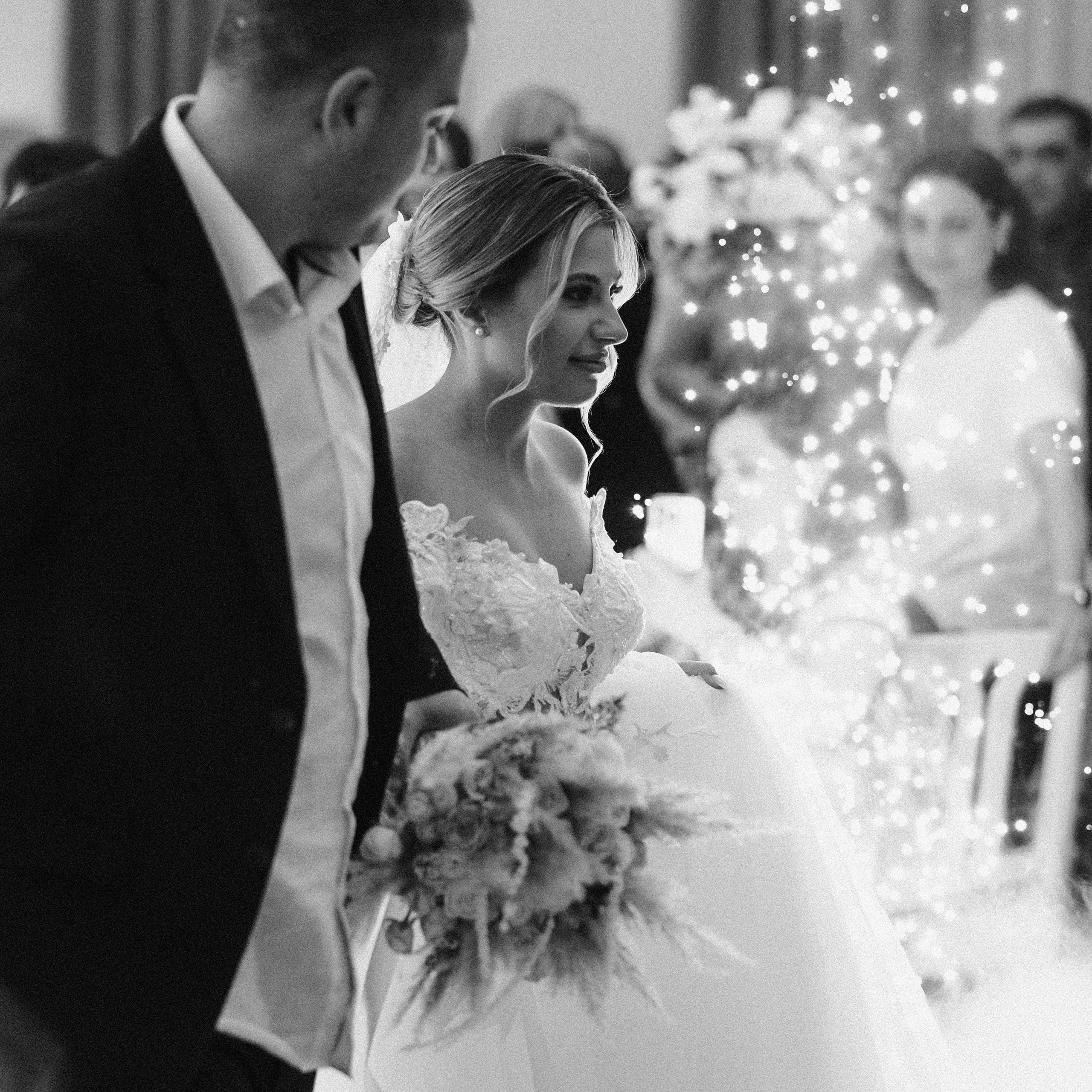 Mari B&W. Lifestyle and wedding photographer in Dubai Valeria Kikvidze