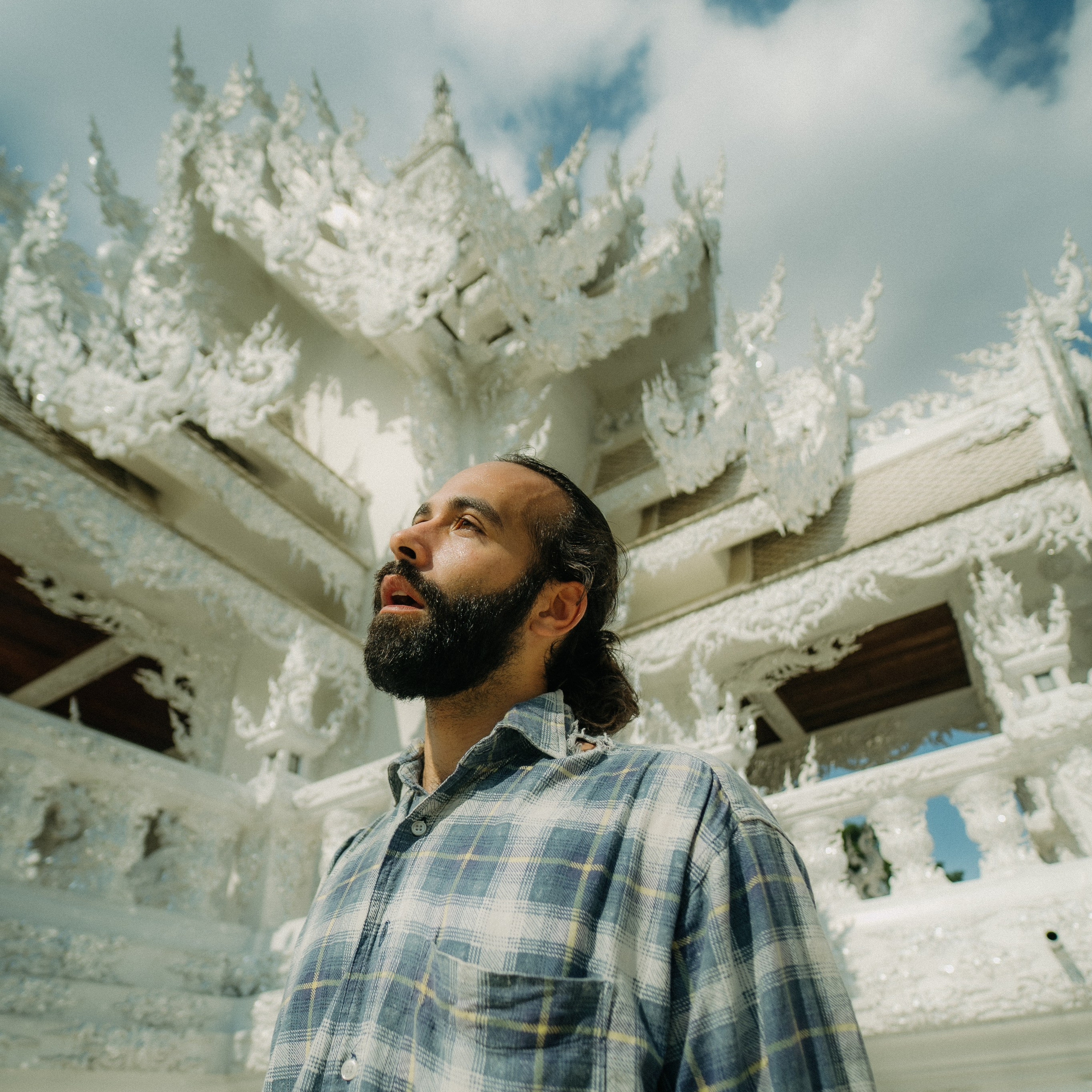 White Temple. Lifestyle and wedding photographer in Dubai Valeria Kikvidze