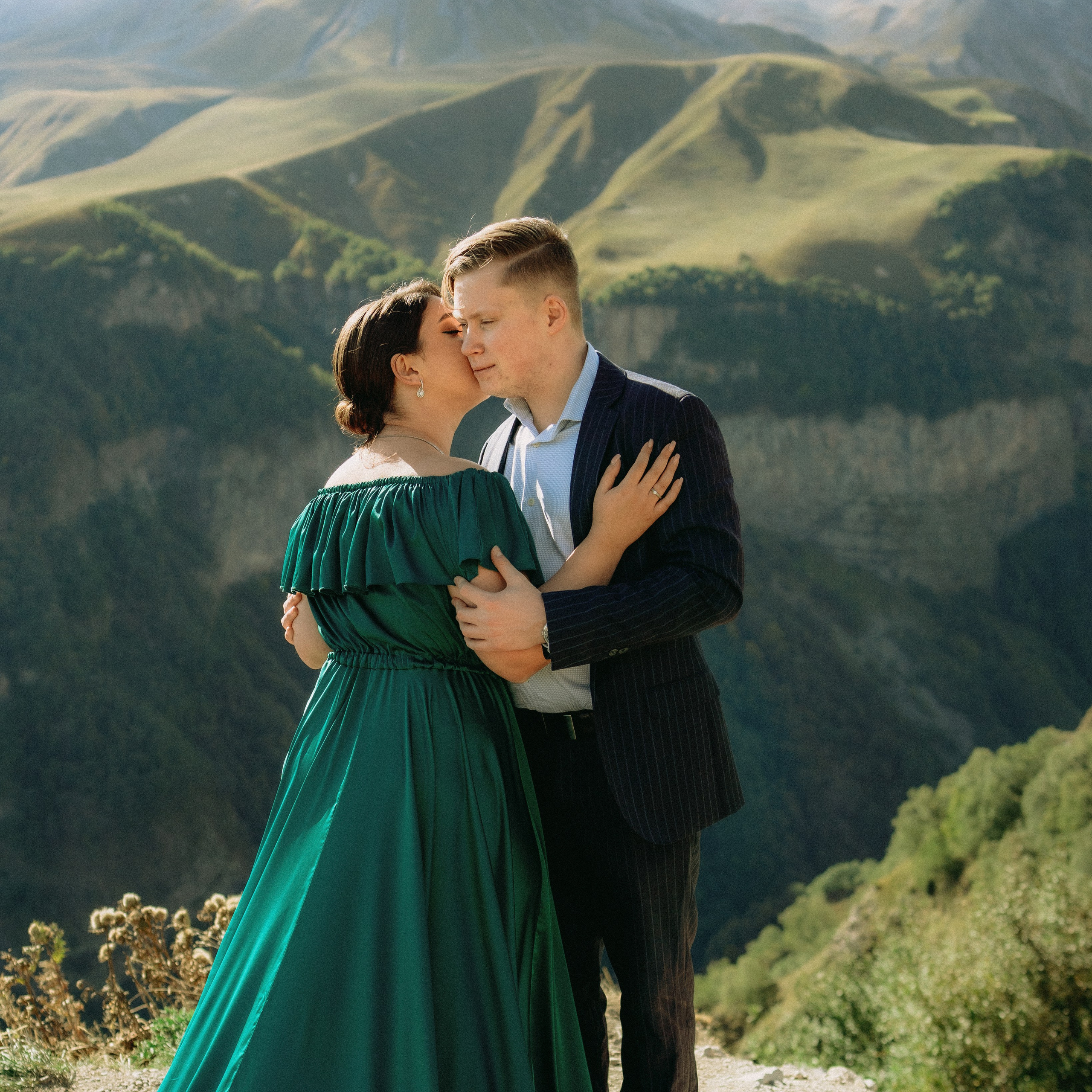 Mountain High. Lifestyle and wedding photographer in Dubai Valeria Kikvidze