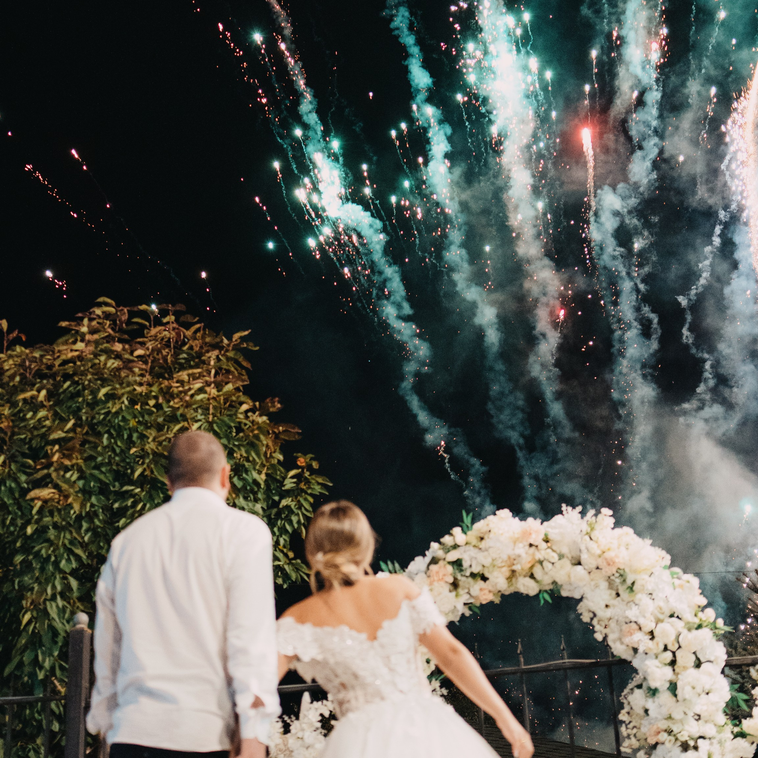Shining lights. Lifestyle and wedding photographer in Dubai Valeria Kikvidze