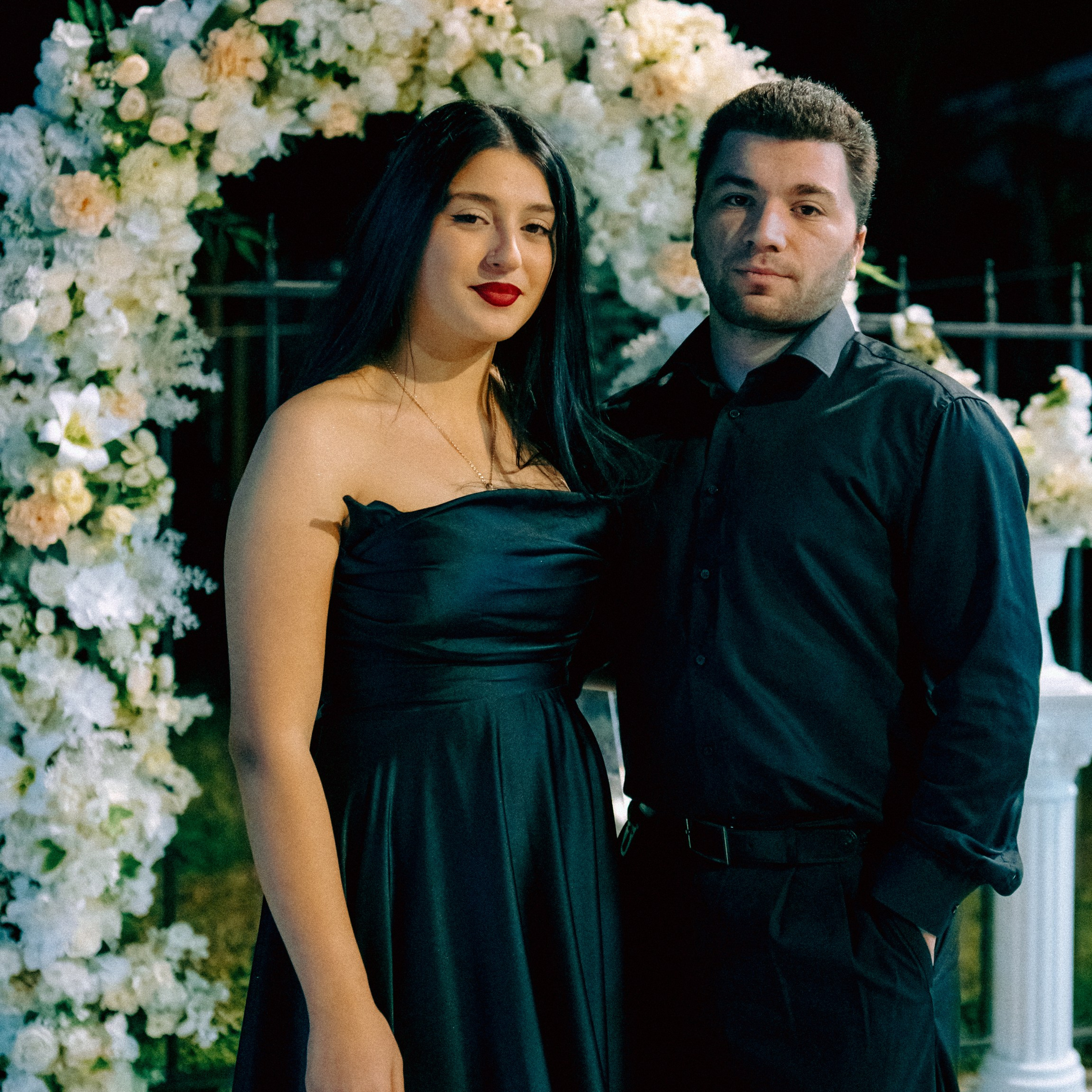 Black & Red. Lifestyle and wedding photographer in Dubai Valeria Kikvidze