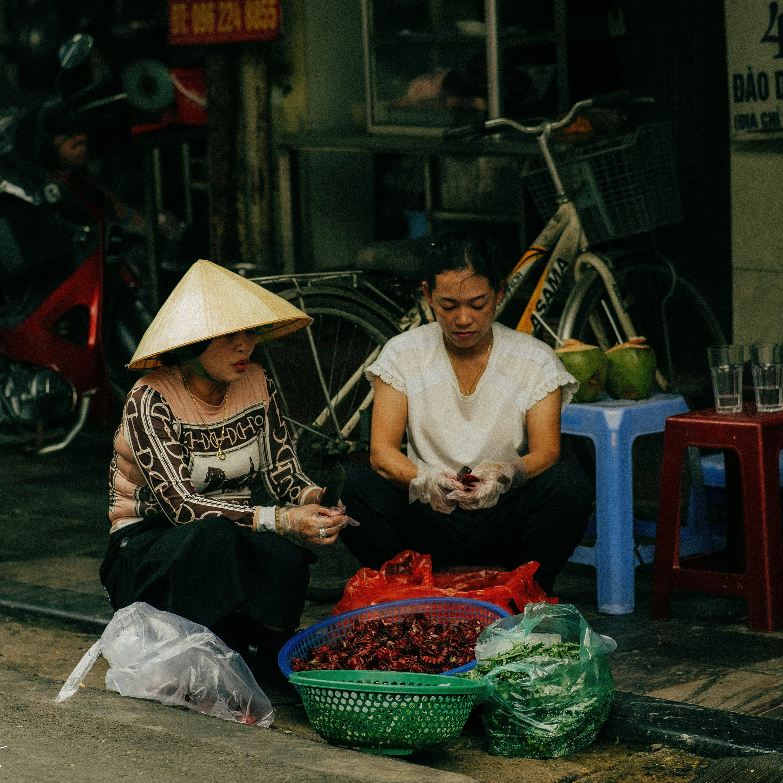 Hanoi. Lifestyle and wedding photographer in Dubai Valeria Kikvidze