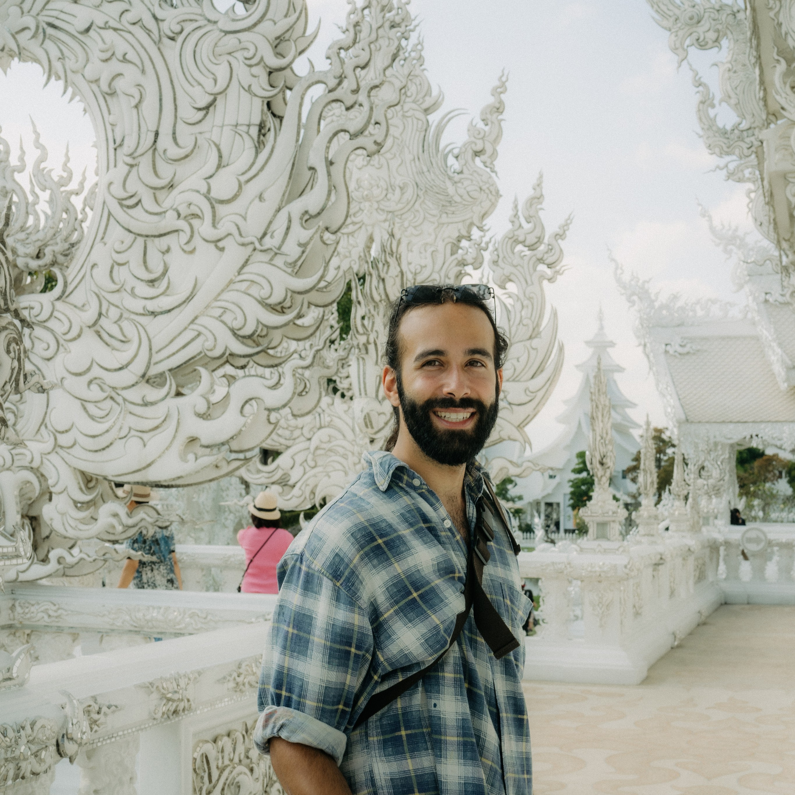 White Temple. Lifestyle and wedding photographer in Dubai Valeria Kikvidze