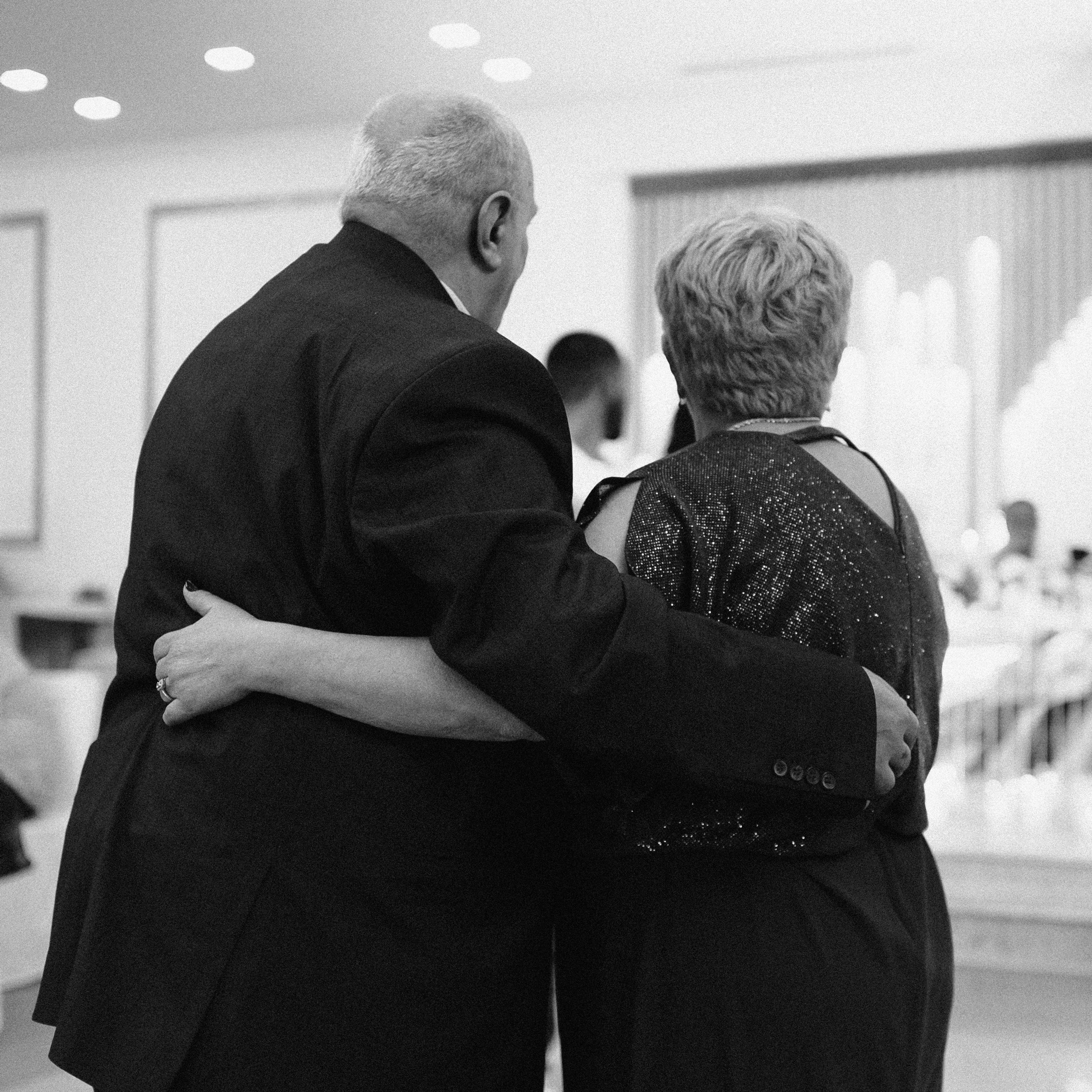 Mari B&W. Lifestyle and wedding photographer in Dubai Valeria Kikvidze