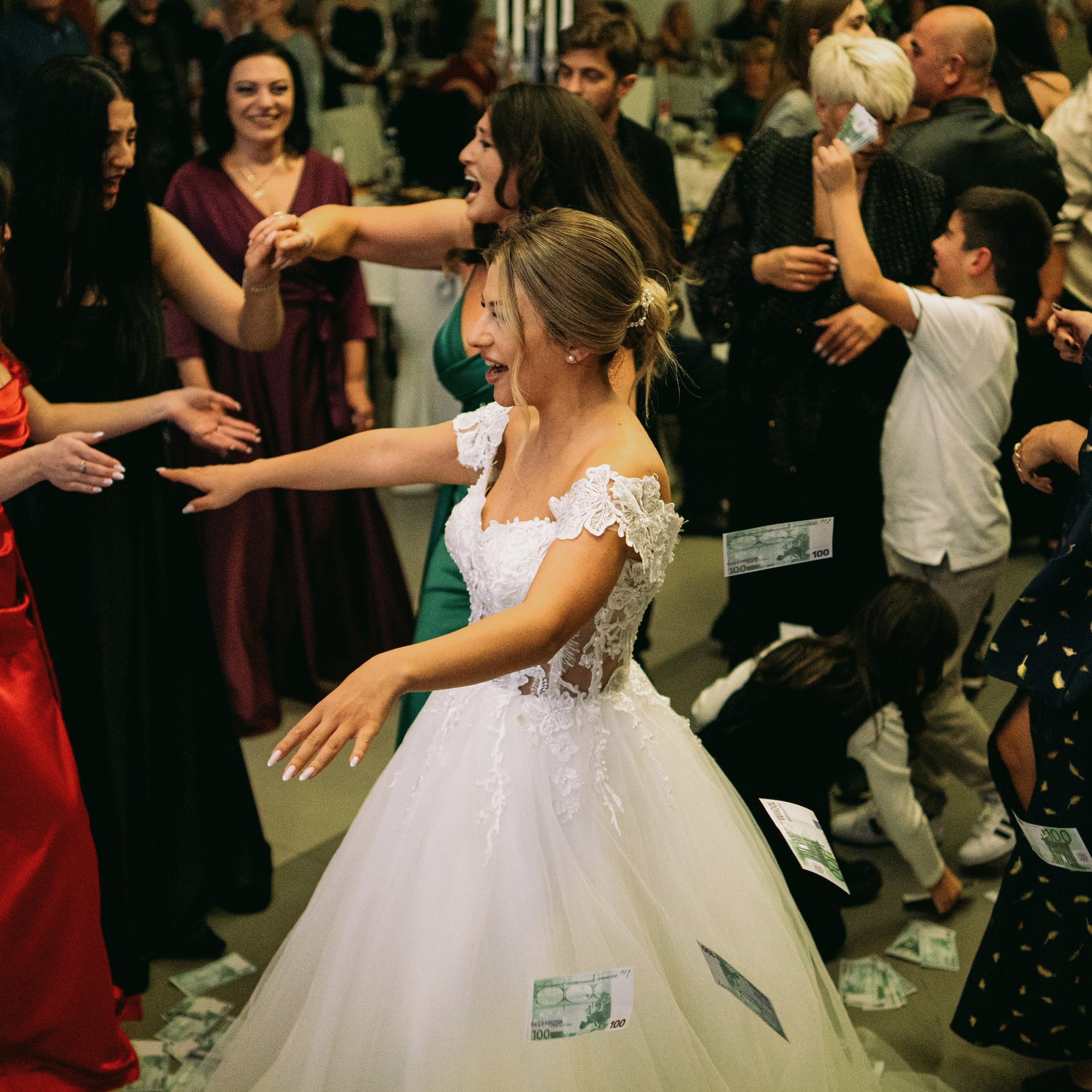 Shining lights. Lifestyle and wedding photographer in Dubai Valeria Kikvidze