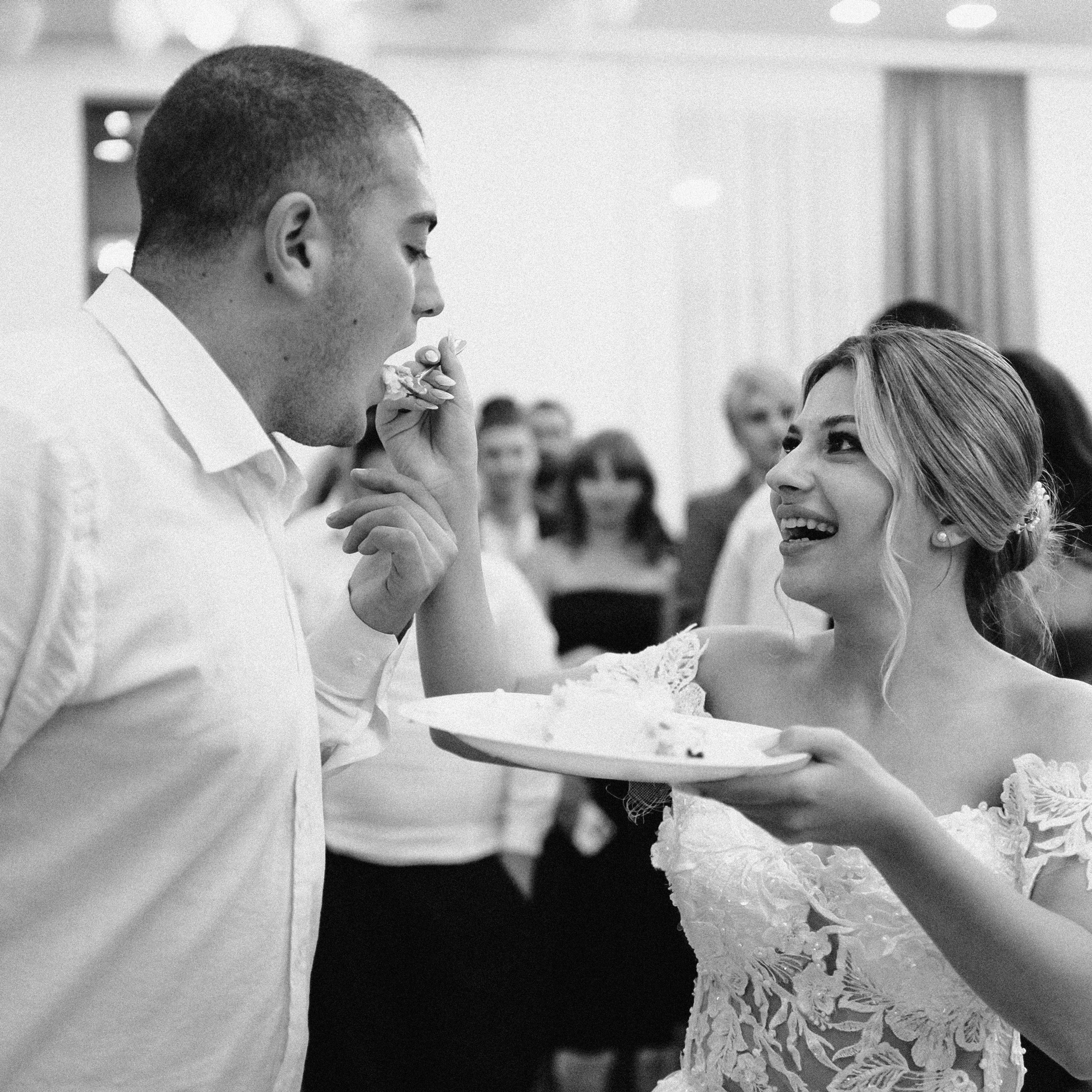 Mari B&W. Lifestyle and wedding photographer in Dubai Valeria Kikvidze