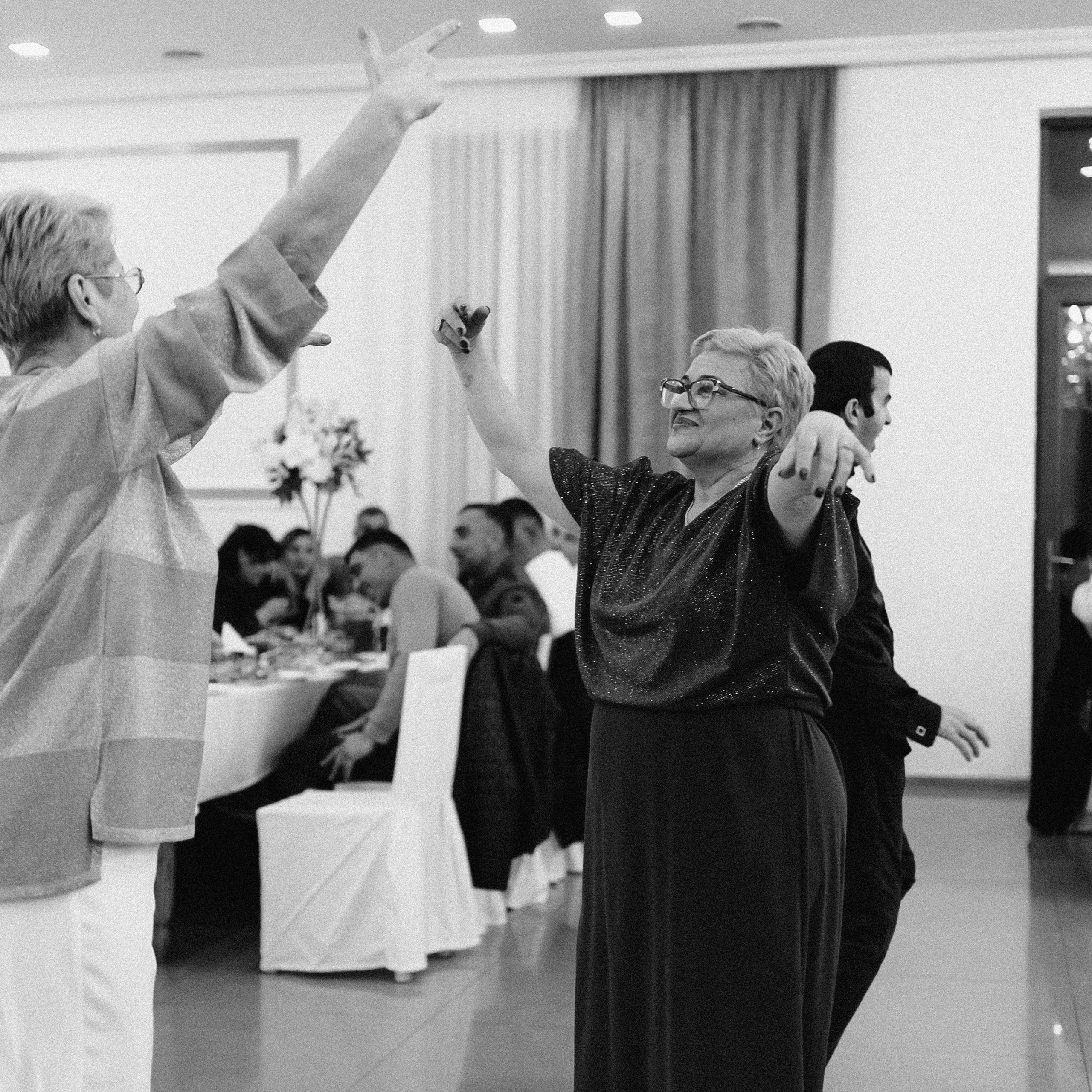 Mari B&W. Lifestyle and wedding photographer in Dubai Valeria Kikvidze