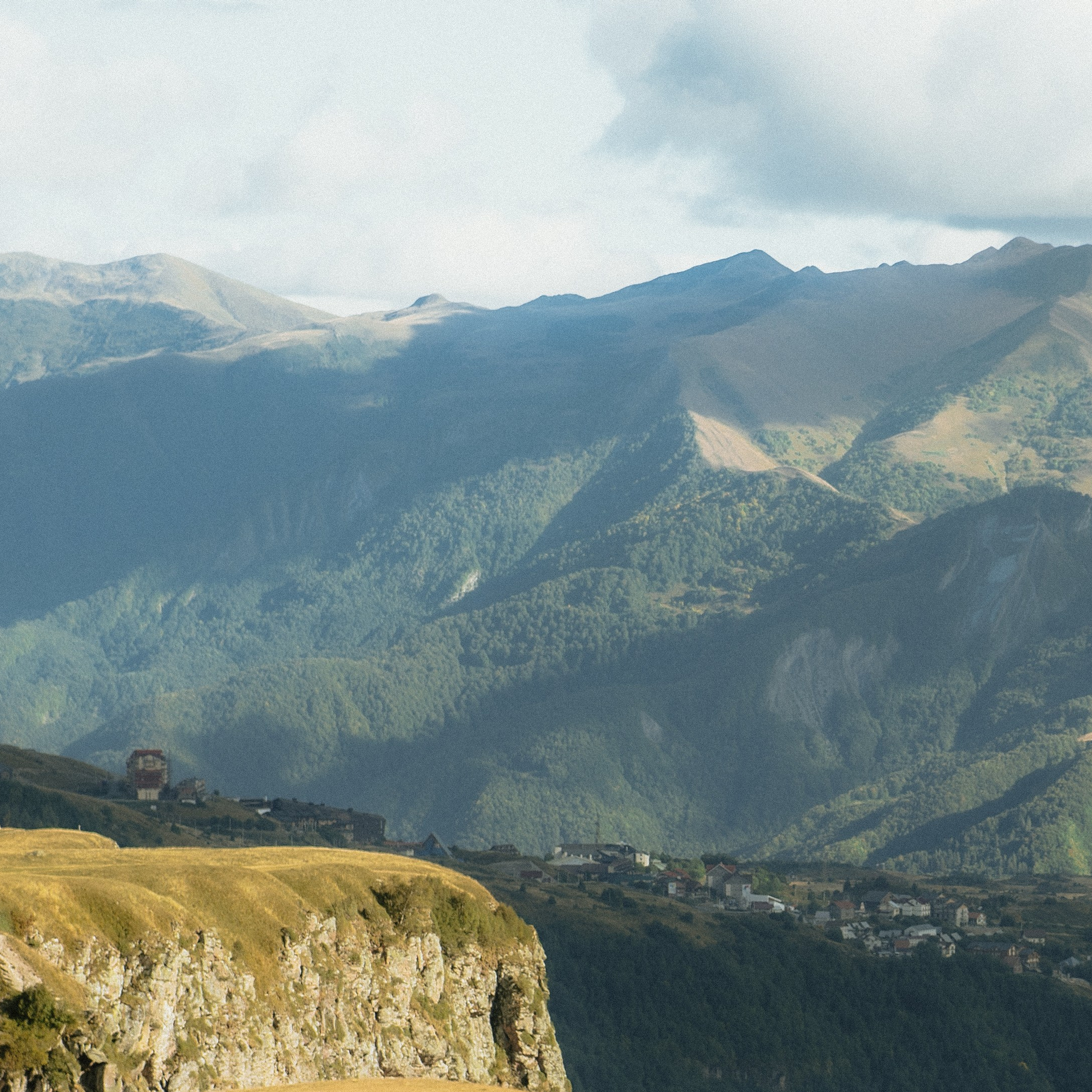 Mountain High. Lifestyle and wedding photographer in Dubai Valeria Kikvidze