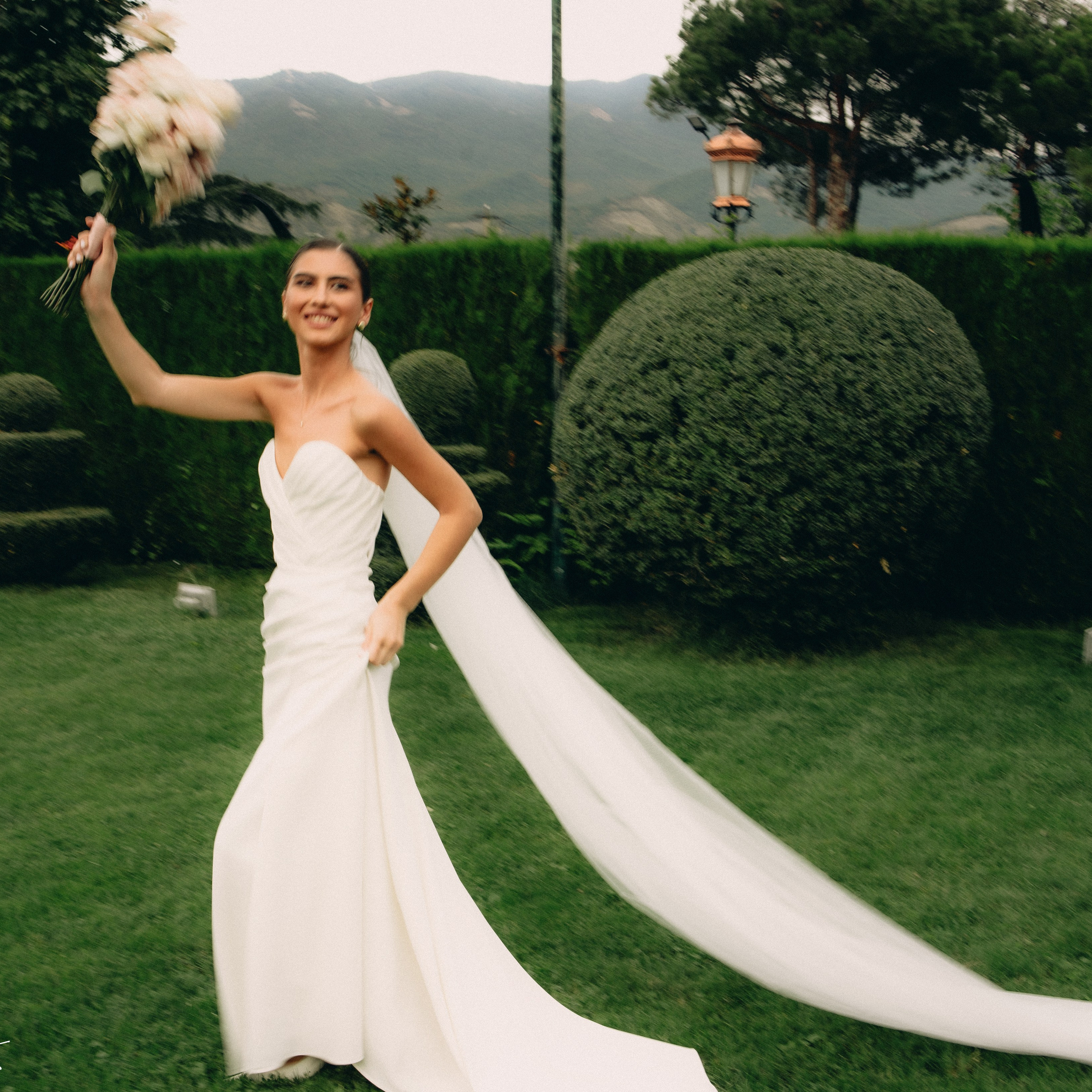 Field of love. Lifestyle and wedding photographer in Dubai Valeria Kikvidze