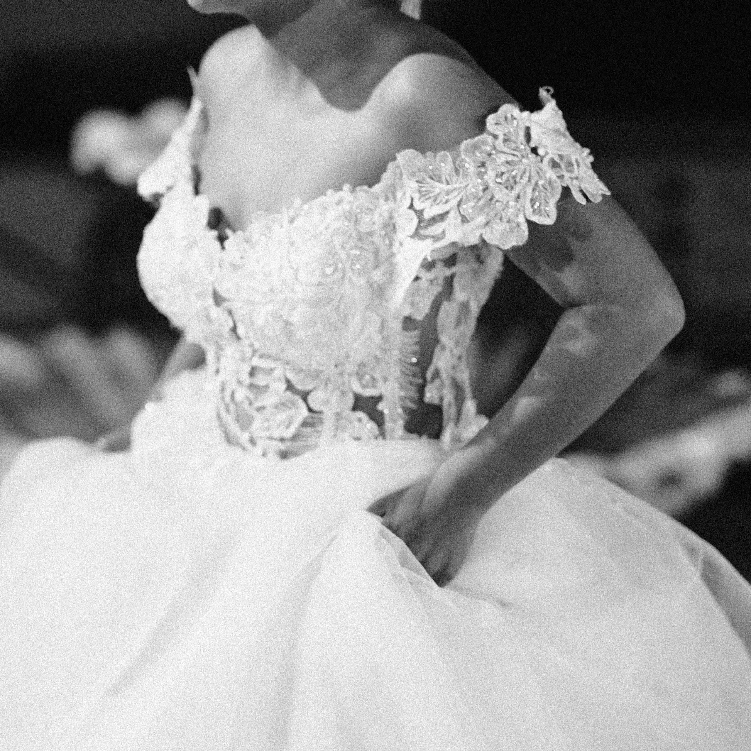 Mari B&W. Lifestyle and wedding photographer in Dubai Valeria Kikvidze