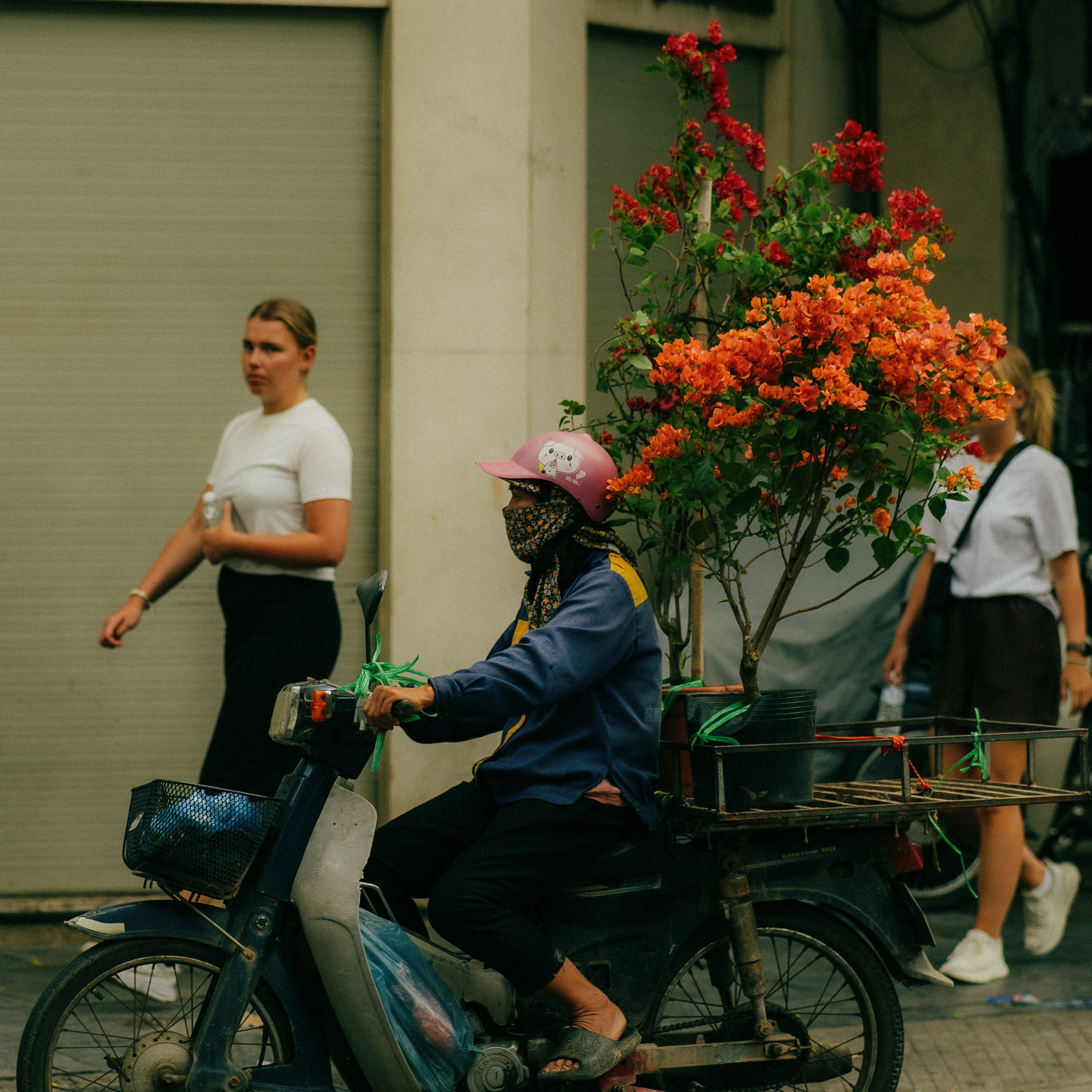 Hanoi. Lifestyle and wedding photographer in Dubai Valeria Kikvidze