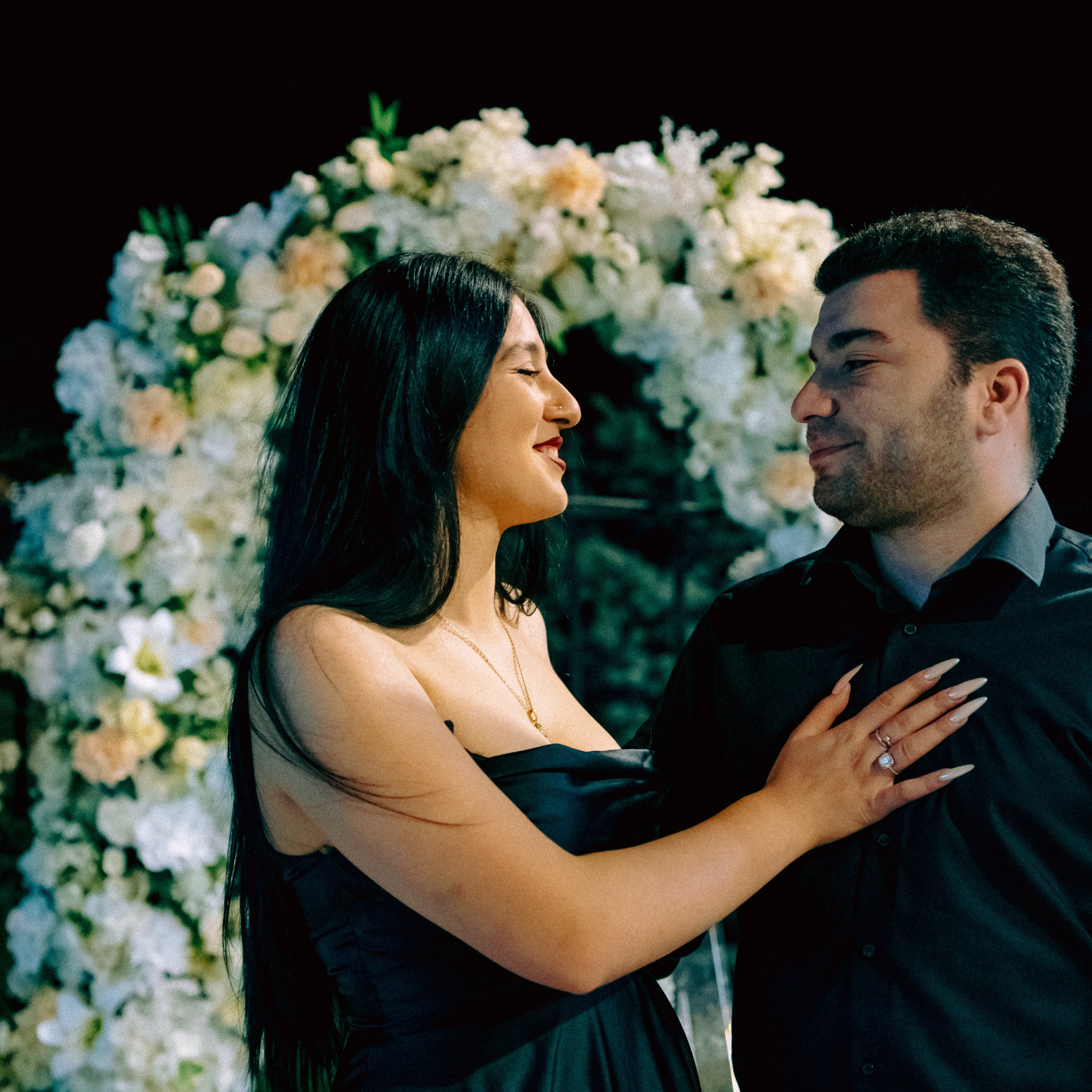 Black & Red. Lifestyle and wedding photographer in Dubai Valeria Kikvidze