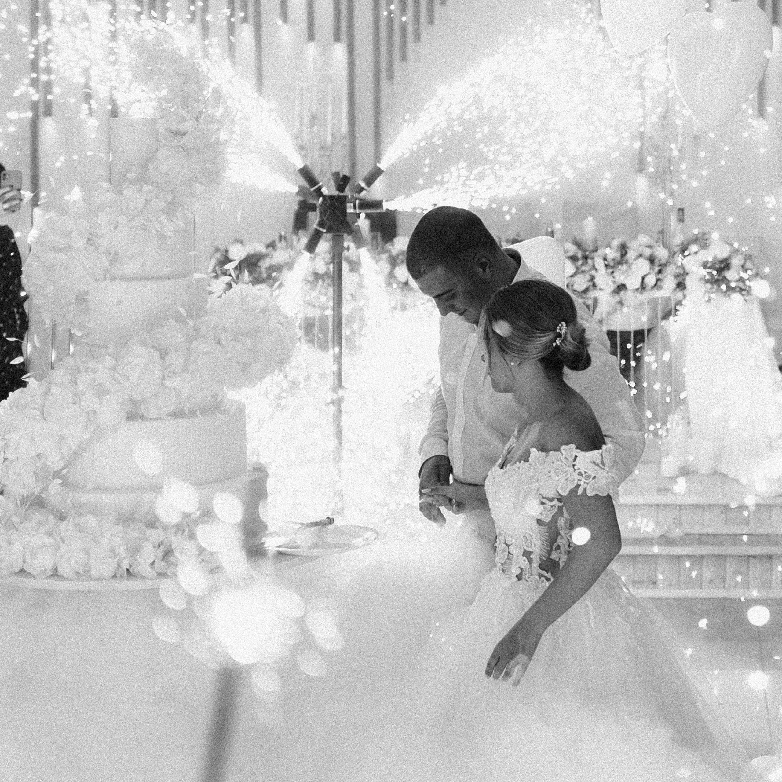 Mari B&W. Lifestyle and wedding photographer in Dubai Valeria Kikvidze