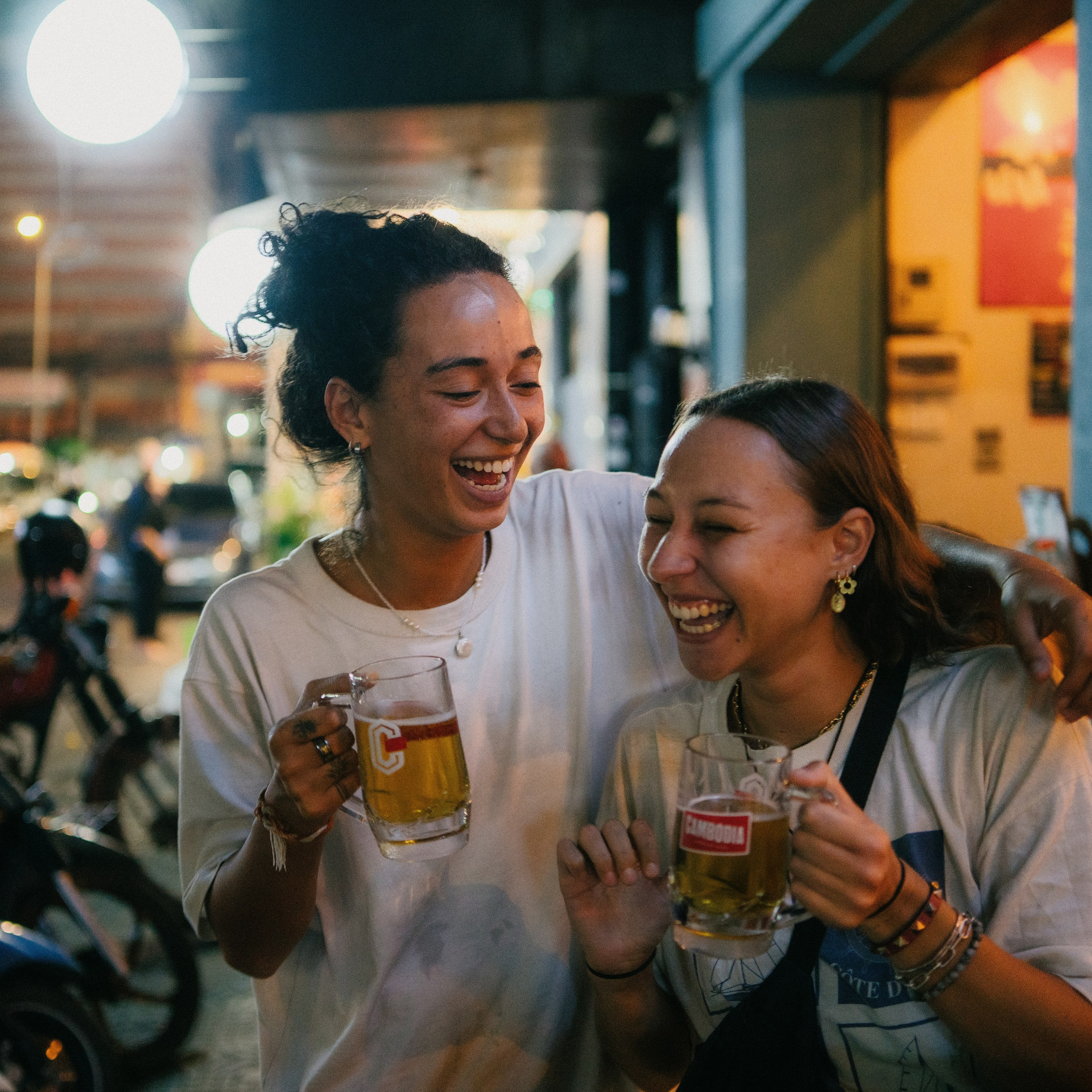 Chloe & Zoe. Lifestyle and wedding photographer in Dubai Valeria Kikvidze