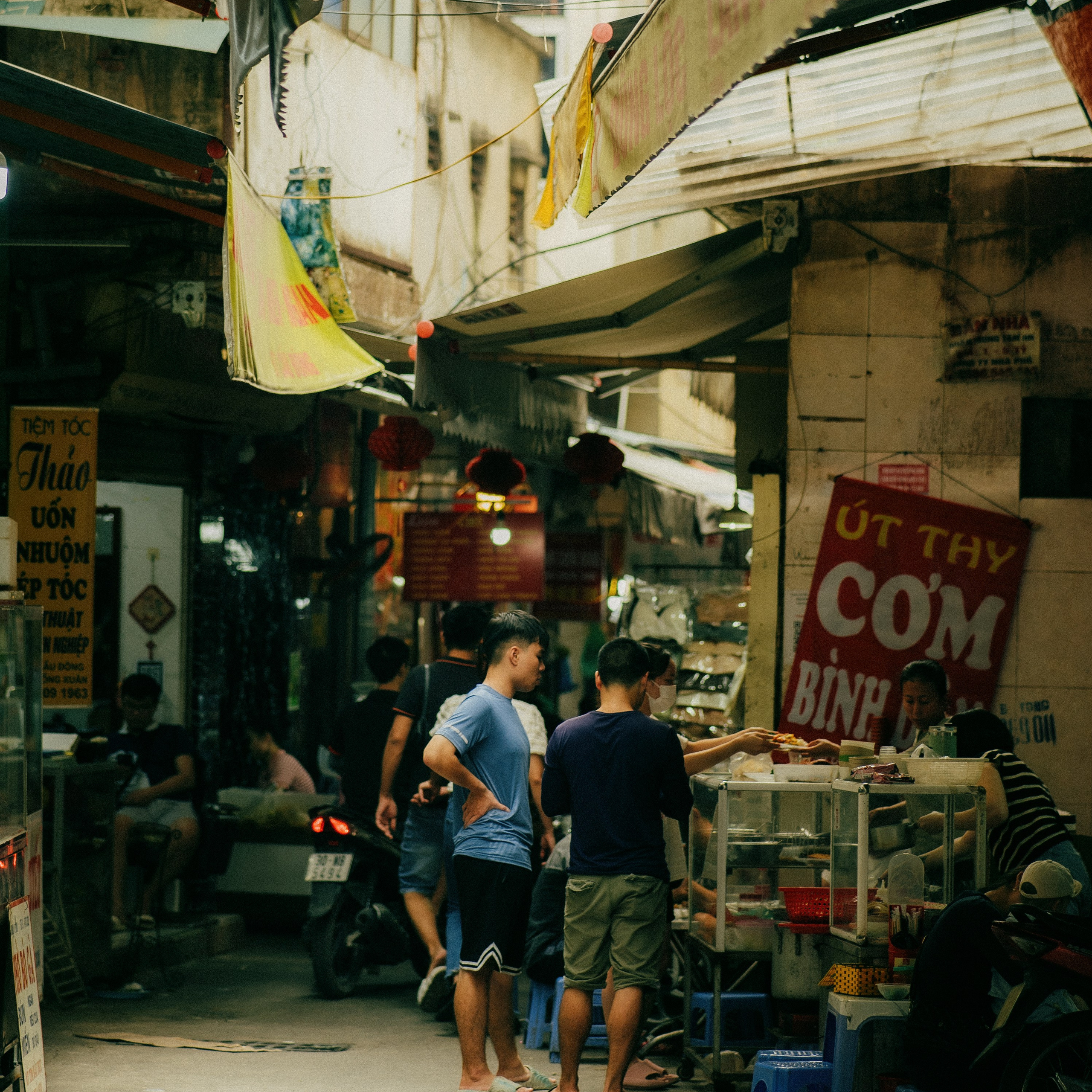 Hanoi. Lifestyle and wedding photographer in Dubai Valeria Kikvidze