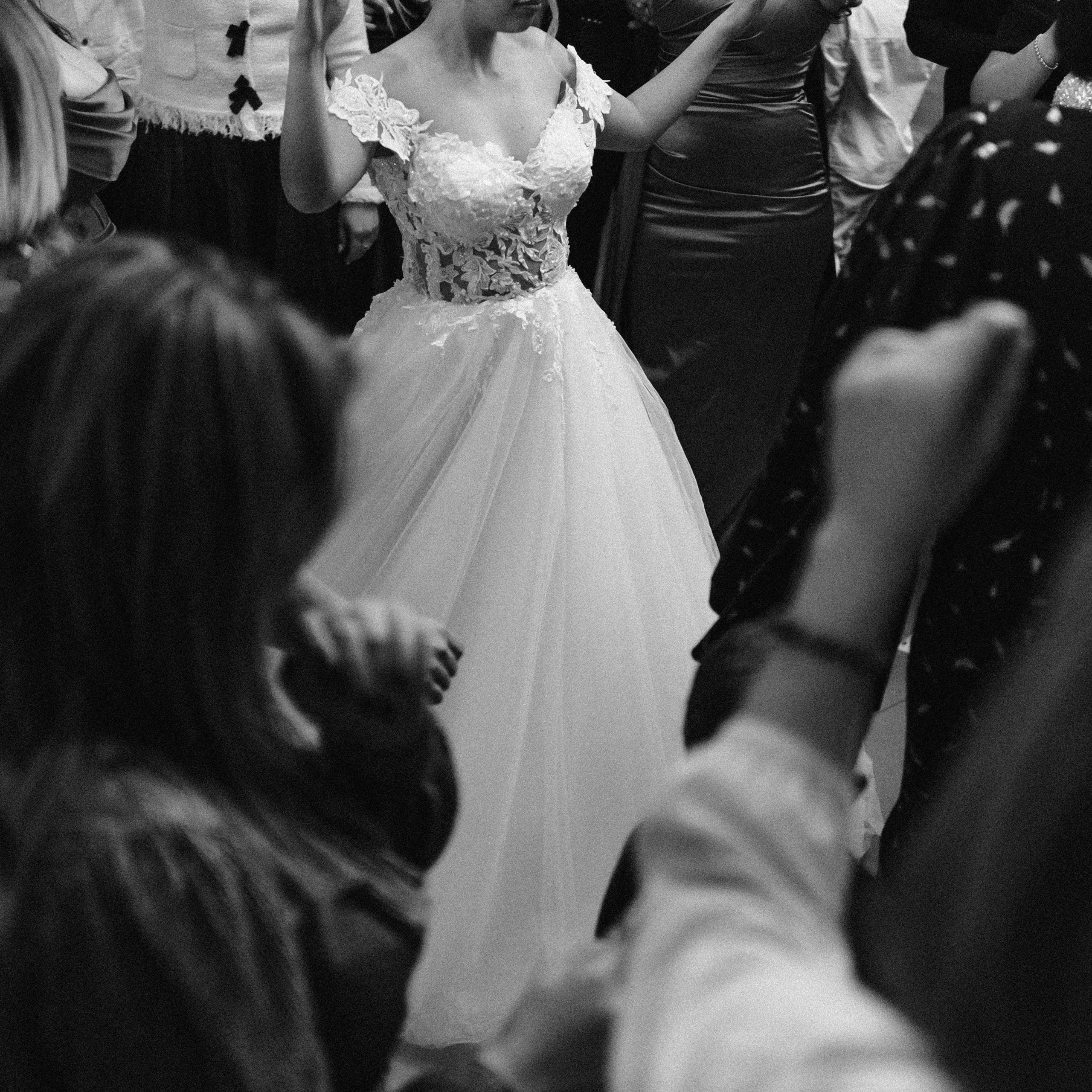 Mari B&W. Lifestyle and wedding photographer in Dubai Valeria Kikvidze