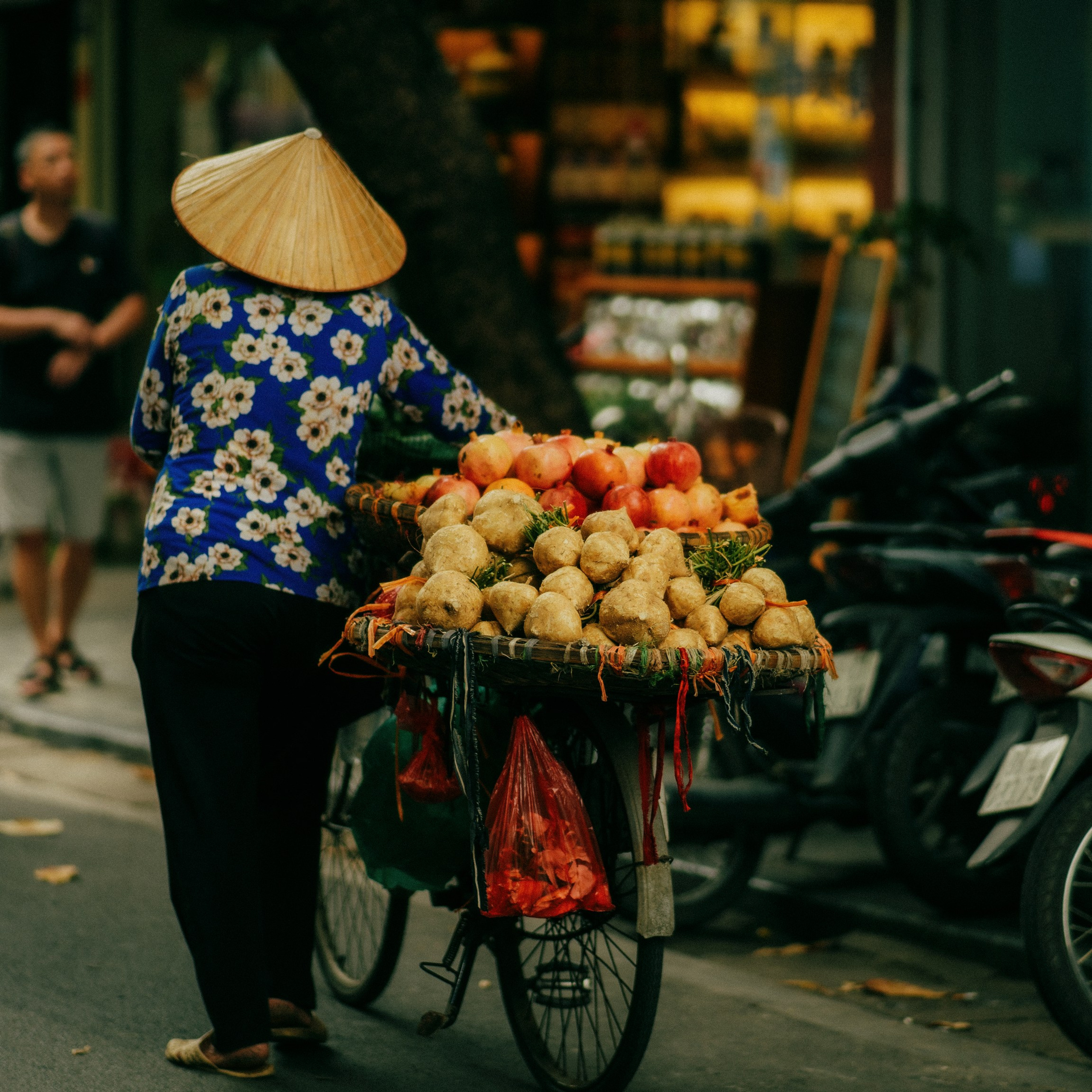 Hanoi. Lifestyle and wedding photographer in Dubai Valeria Kikvidze