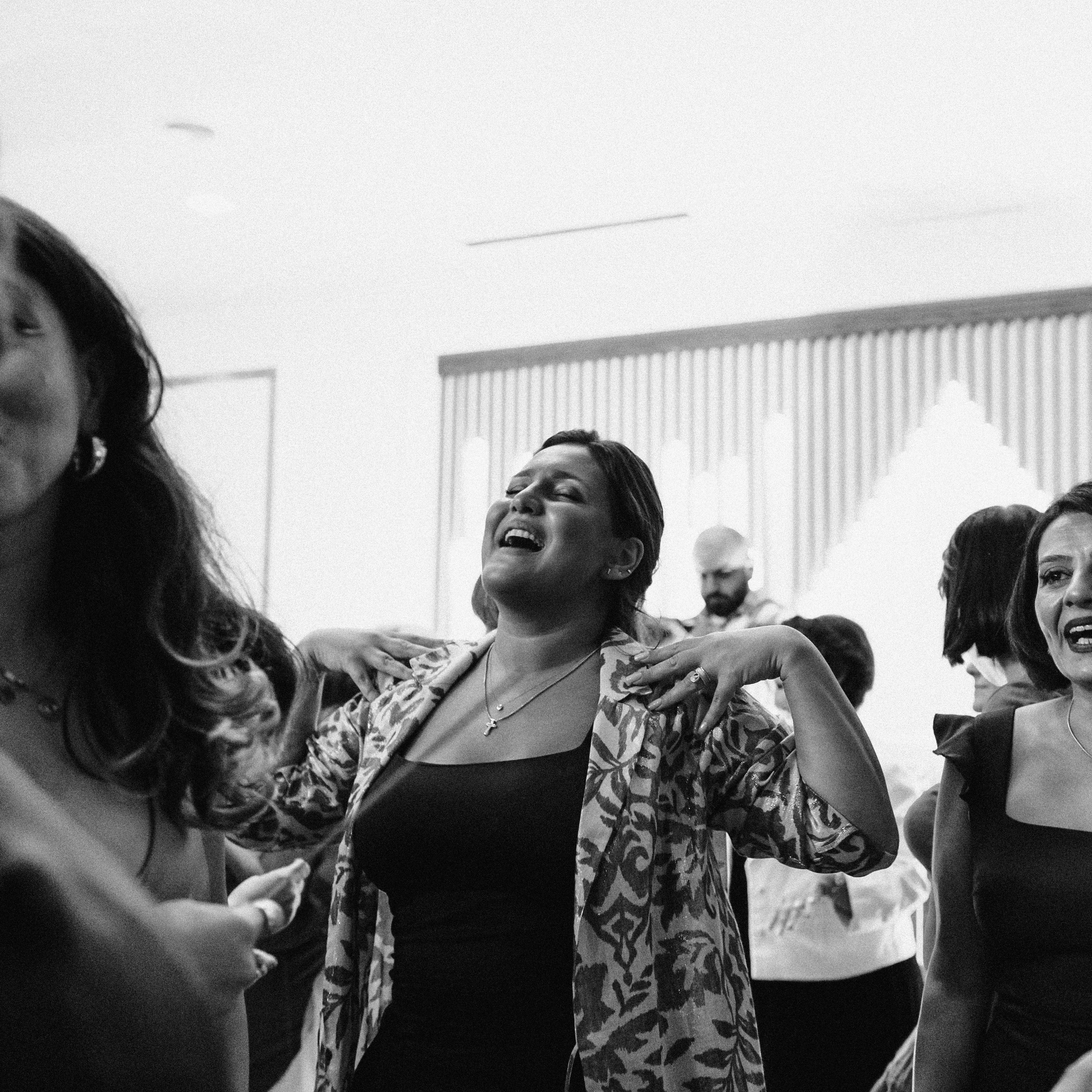 Mari B&W. Lifestyle and wedding photographer in Dubai Valeria Kikvidze