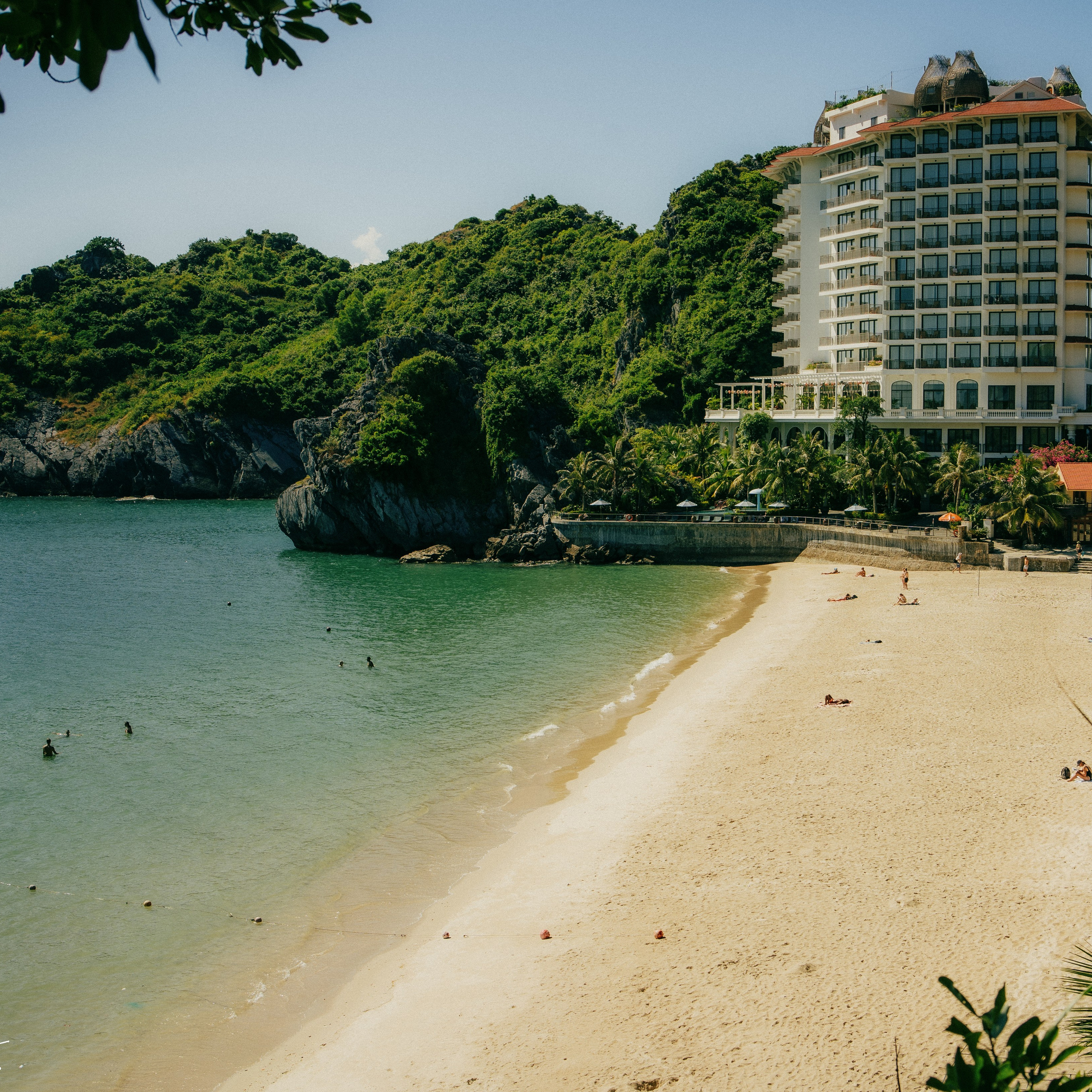 Cat Ba. Lifestyle and wedding photographer in Dubai Valeria Kikvidze