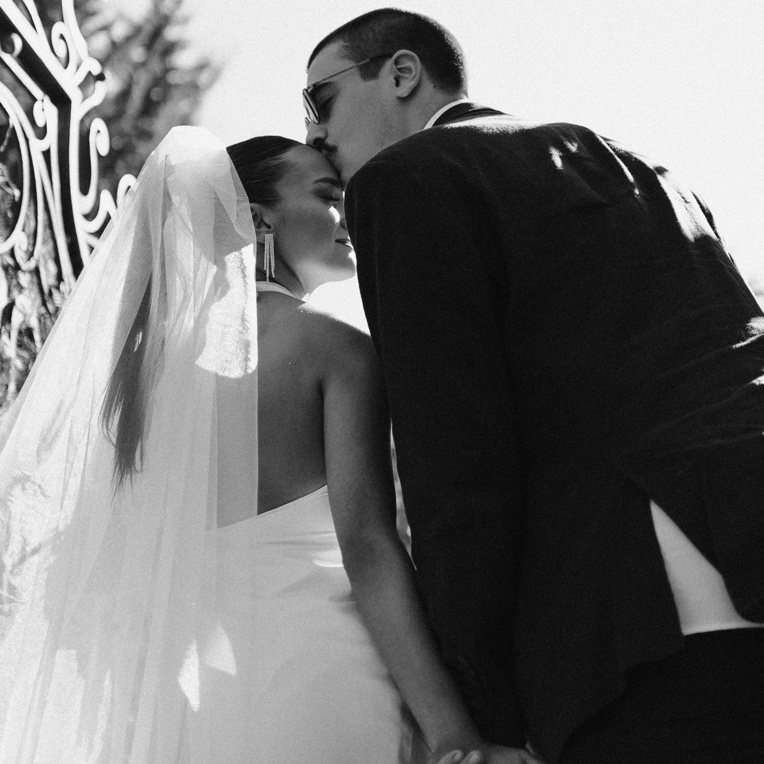 Anuka B&W. Lifestyle and wedding photographer in Dubai Valeria Kikvidze