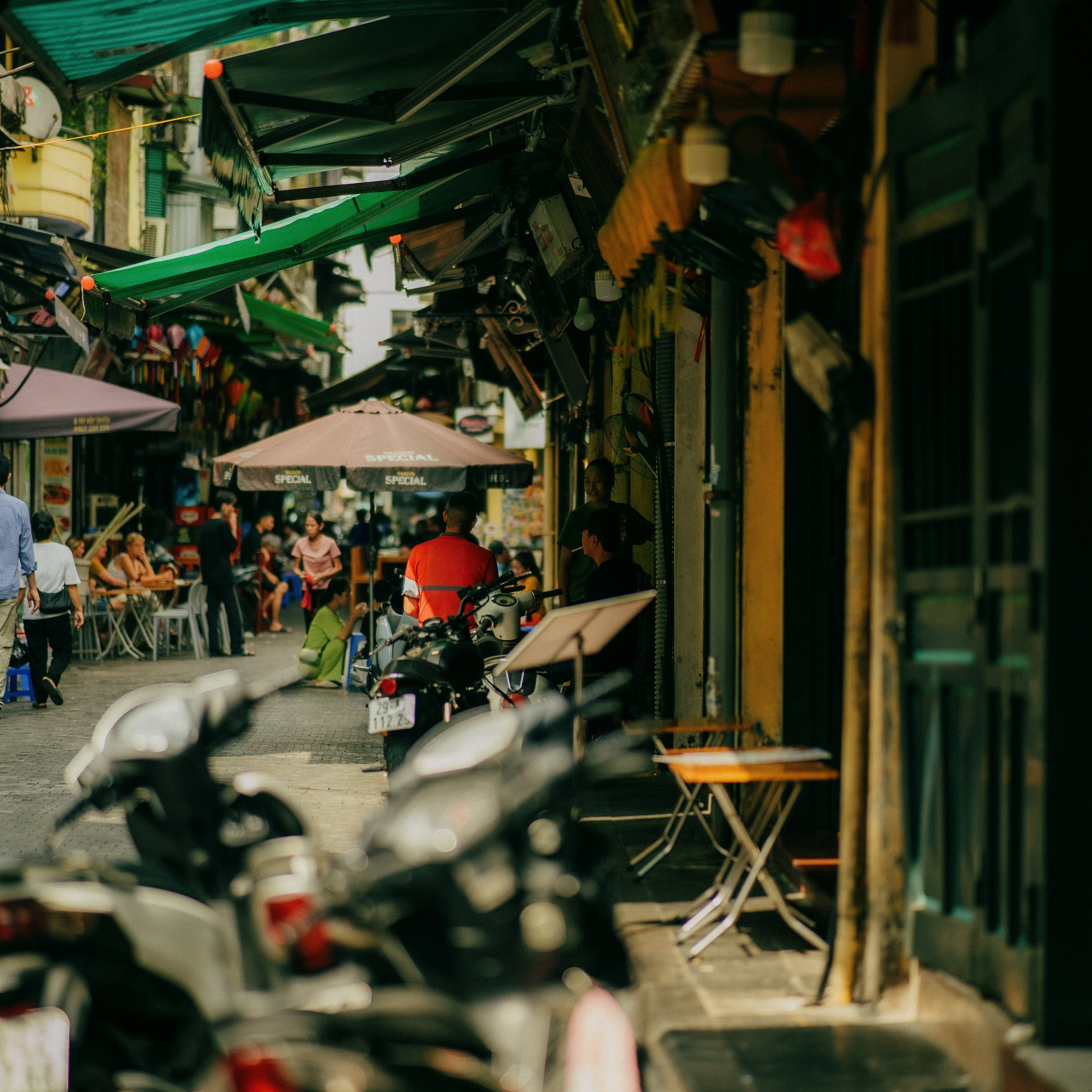 Hanoi. Lifestyle and wedding photographer in Dubai Valeria Kikvidze