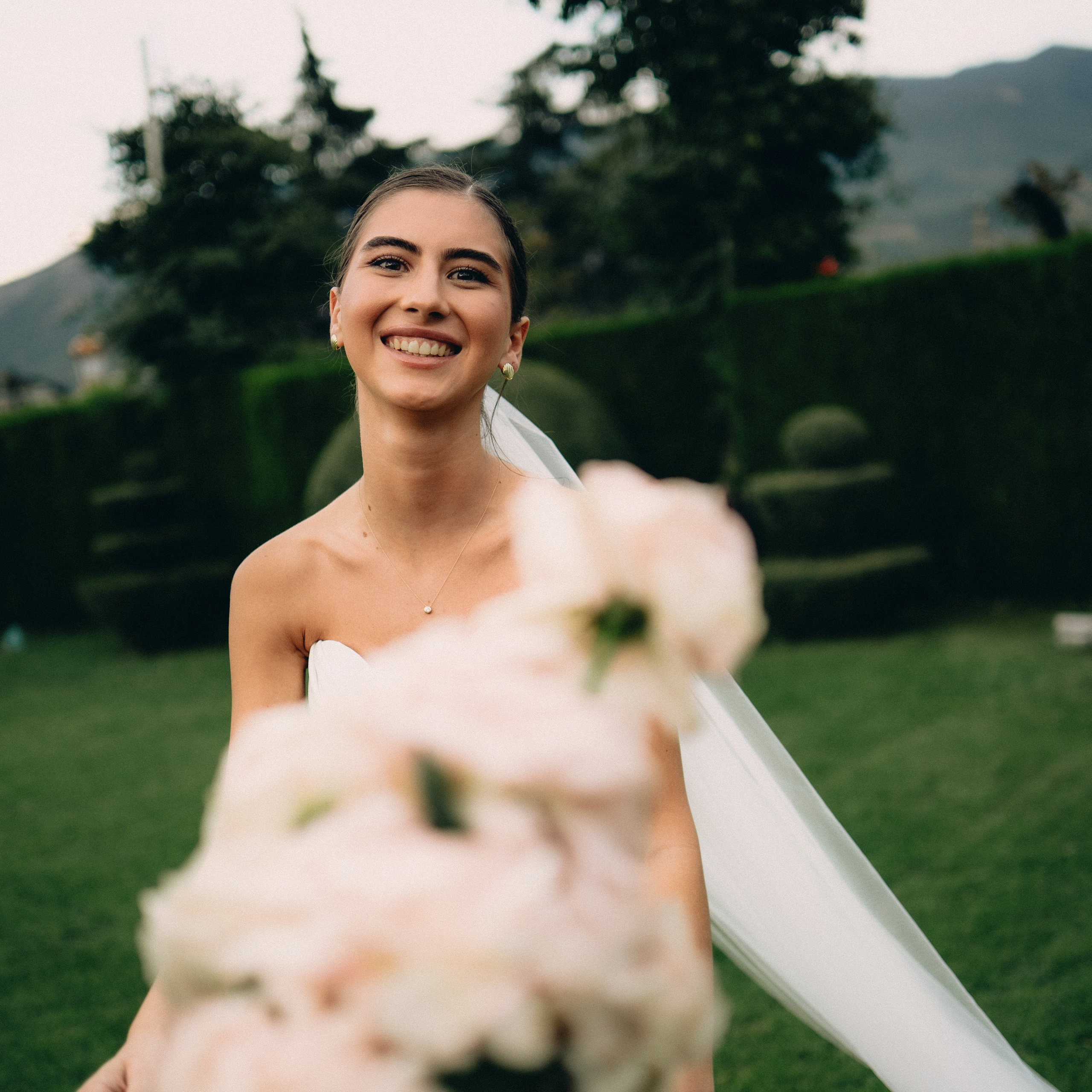 Field of love. Lifestyle and wedding photographer in Dubai Valeria Kikvidze